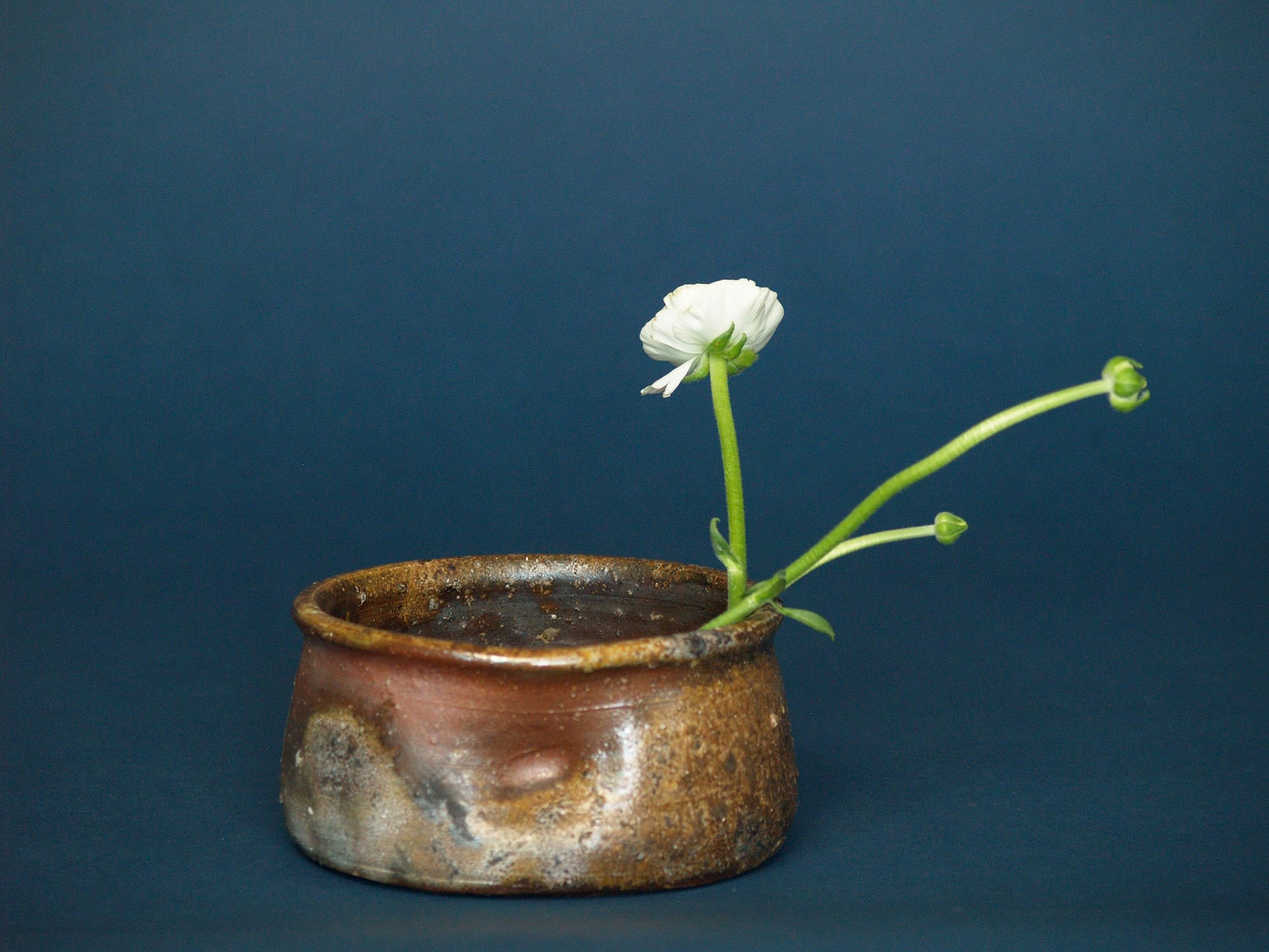 Coupe Kensui de Bizen, Japon (vers 1970)..Bizen ware Kensui bowl, Japan (ca. 1970)