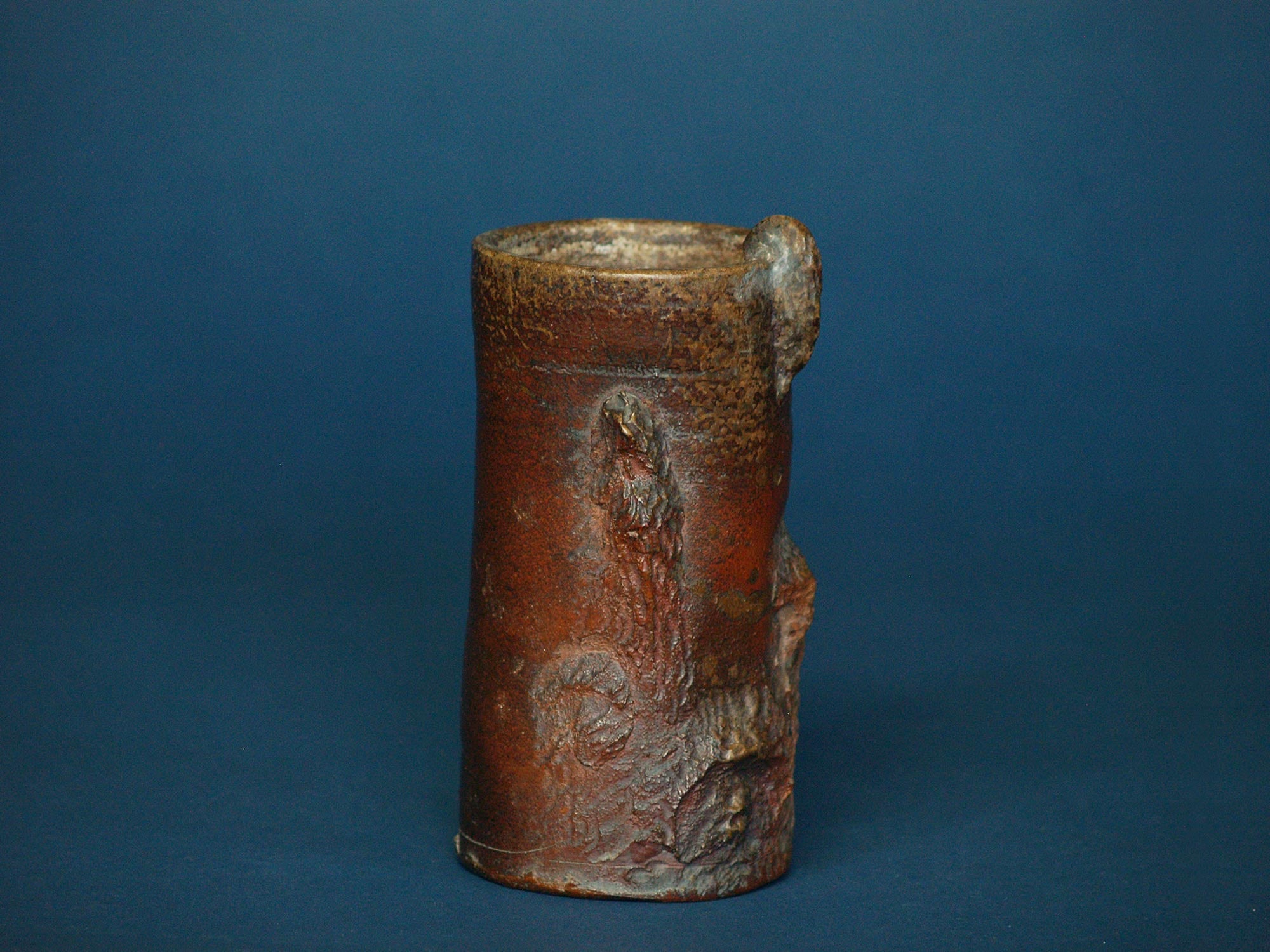 Vase Hanaire  Ko-Bizen, Japon (vers 1880)..Freeform Hanaire Ko-Bizen vase, Japan (ca. 1880)