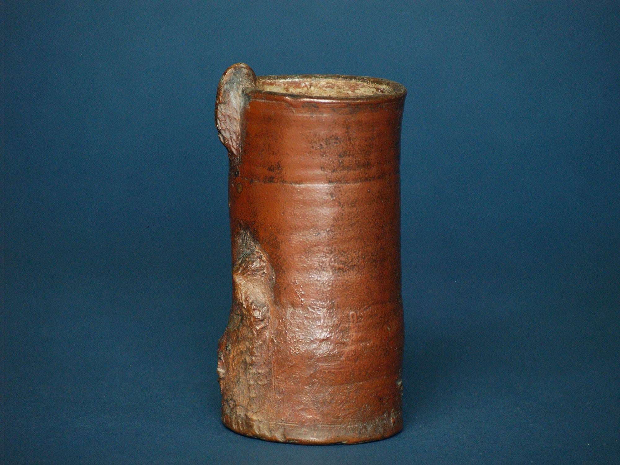 Vase Hanaire  Ko-Bizen, Japon (vers 1880)..Freeform Hanaire Ko-Bizen vase, Japan (ca. 1880)