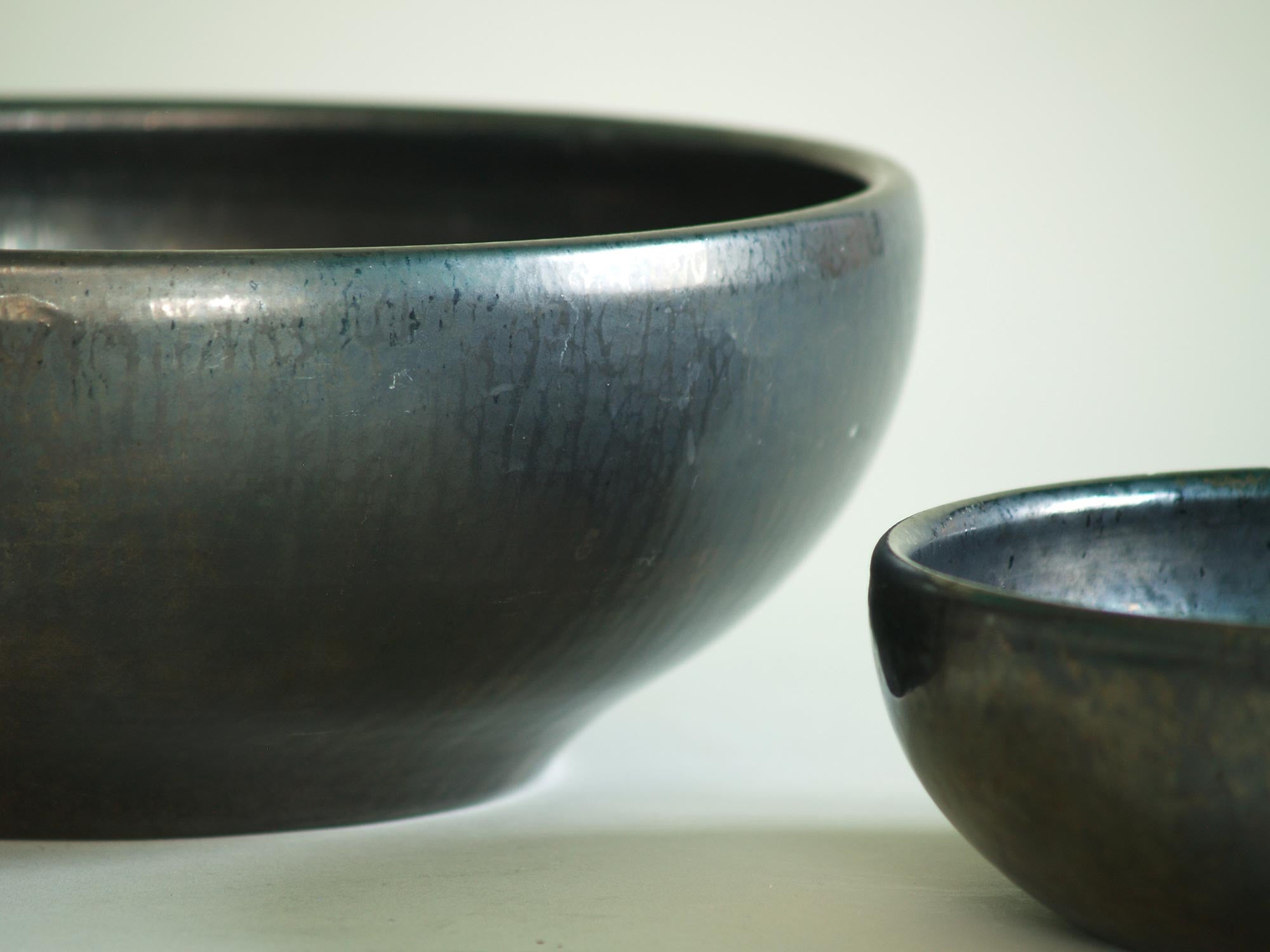 Coupe noire de Robert Picault, France (vers 1948)..Back Bowl by Robert Picault, France (circa 1948)