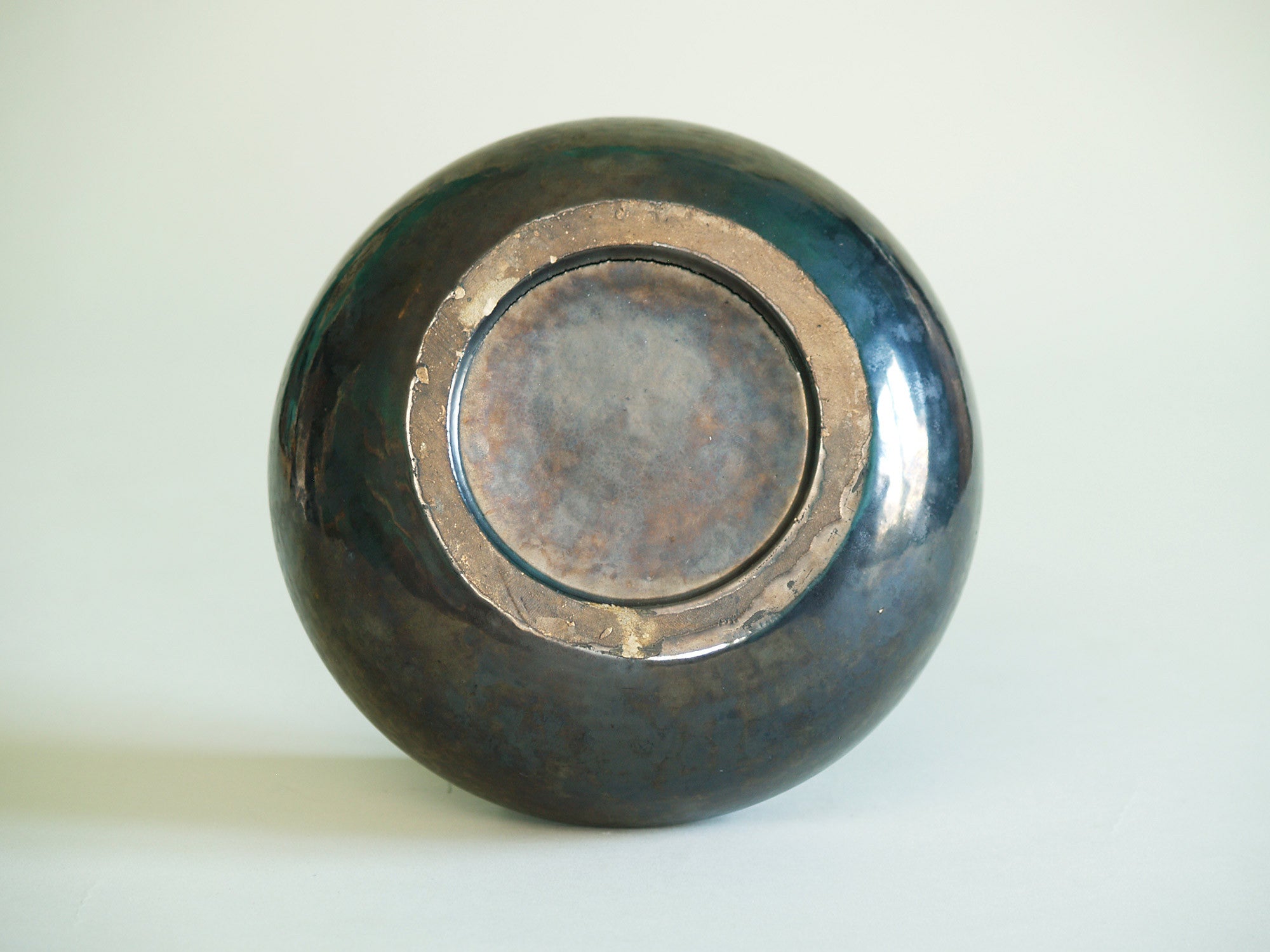 Coupe noire de Robert Picault, France (vers 1948)..Back Bowl by Robert Picault, France (circa 1948)
