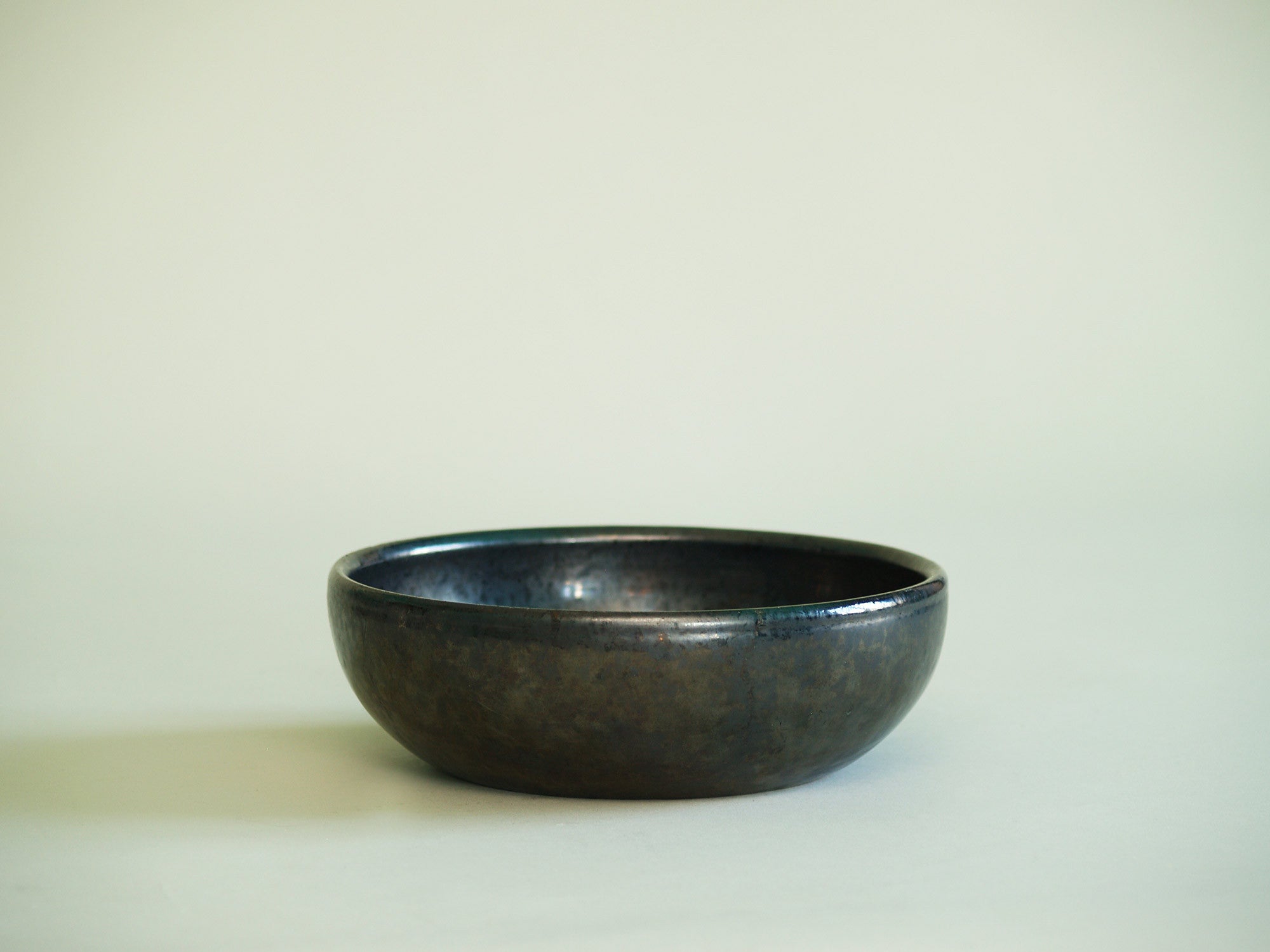 Coupe noire de Robert Picault, France (vers 1948)..Back Bowl by Robert Picault, France (circa 1948)