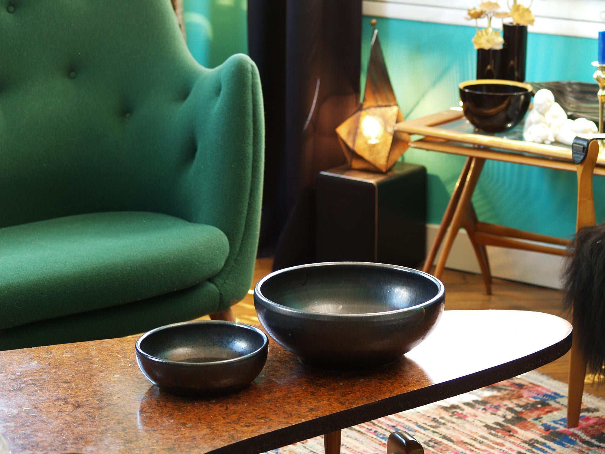 Grande coupe noire de Robert Picault, France (vers 1948)..Large black Bowl by Robert Picault, France (circa 1948)