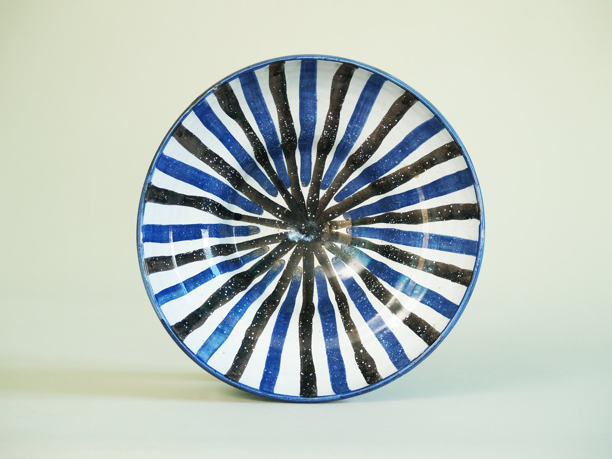 Rare grande coupe de Robert Picault, France (vers 1949)..Large striped Bowl by Robert Picault, France (circa 1949)
