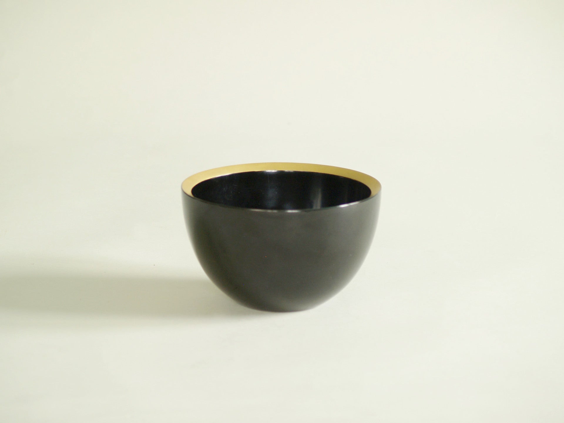 Coupe Mingei Haisen en laque, Japon (vers 1930)..Mingei Haisen lacquer Bowl, Japan (circa 1930)