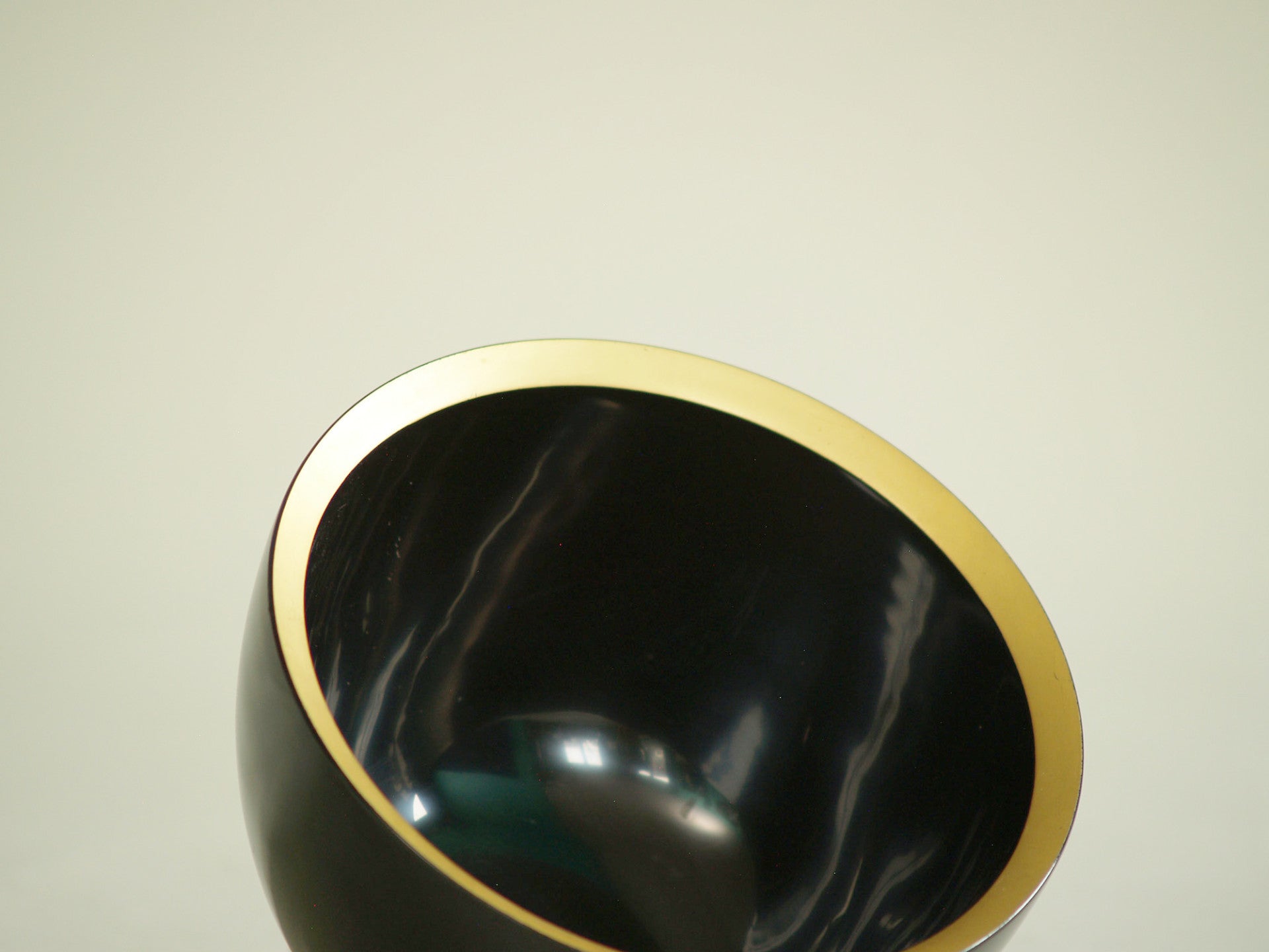 Coupe Mingei Haisen en laque, Japon (vers 1930)..Mingei Haisen lacquer Bowl, Japan (circa 1930)