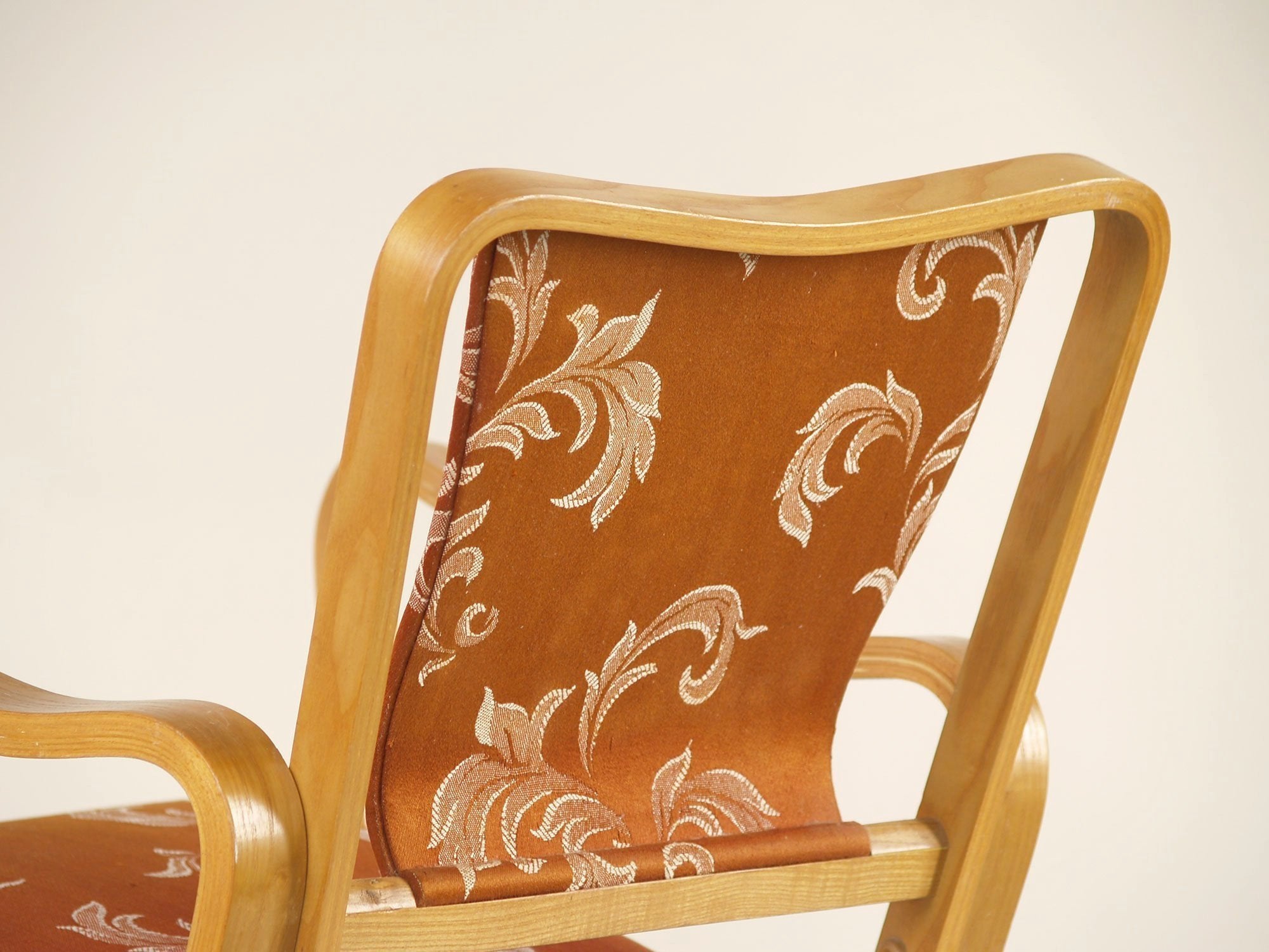 Rare paire de fauteuils Linden par G.A. Jenkins pour Thonet & Packet Furniture, Royaume-Uni (vers 1948)..Rare plywood Linden armchairs by G.A. Jenkins for Thonet & Packet Furniture, set of 2, United Kingdom (circa 1948)