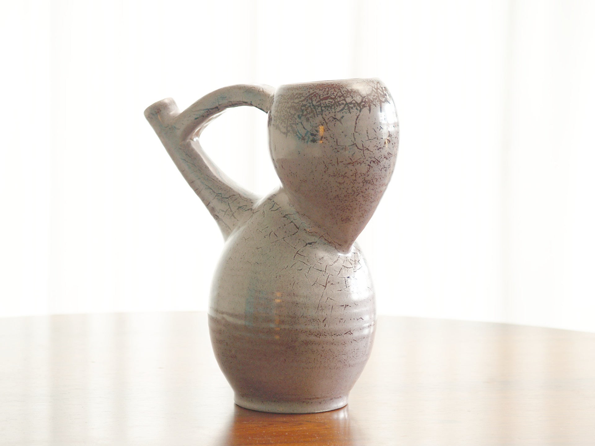 Vase‑Pichet «péruvien» des Potiers d'Accolay, France (vers 1955)..Preclumbian style Vase‑Pitcher by les Potiers d'Accolay, France (ca 1955)