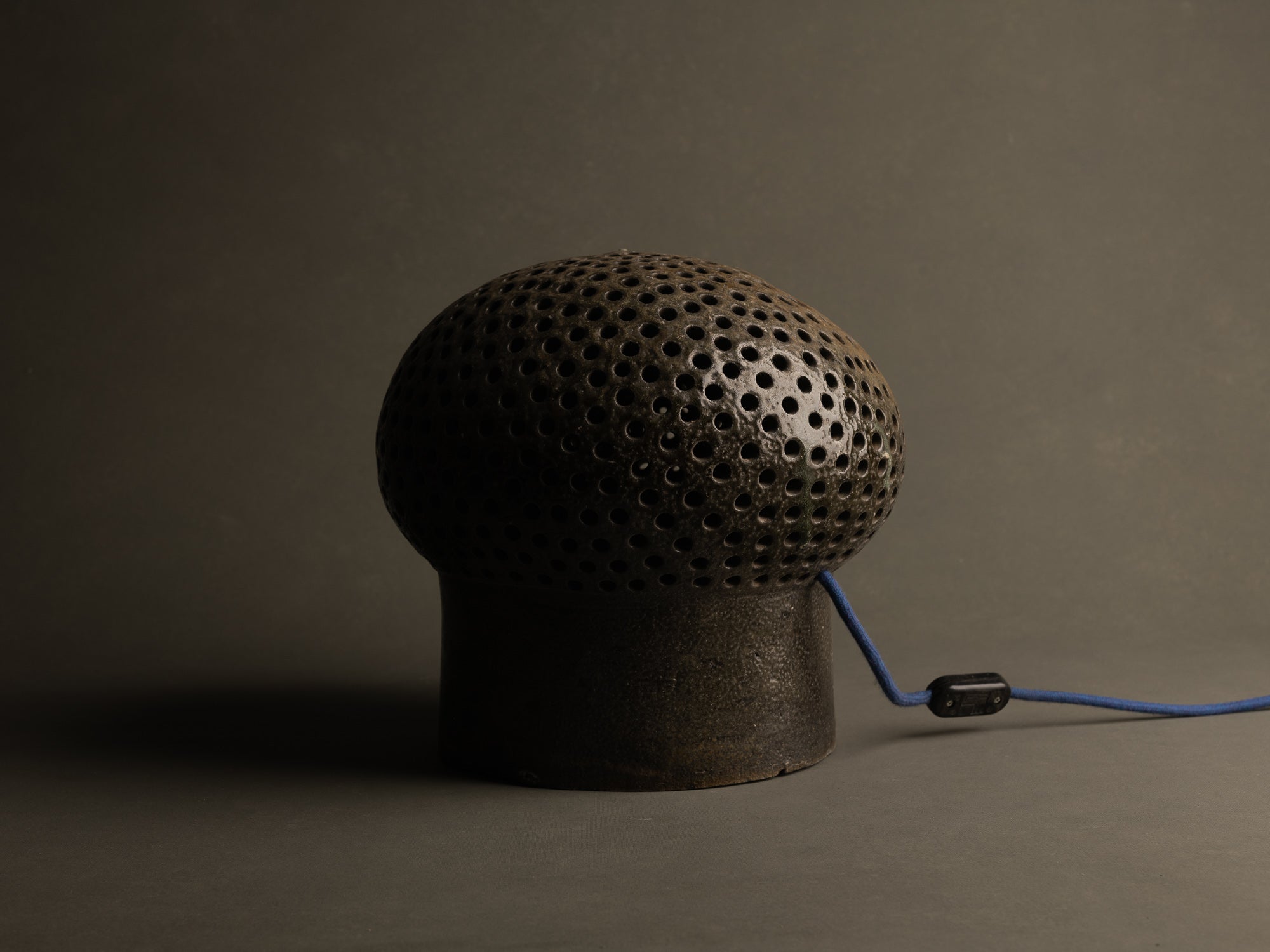 Mitate, paire de lampes sculpturales biomorphiques, France..Mitate, Pair of Biomorphic saltglazed stoneware sculptural Lamp, France