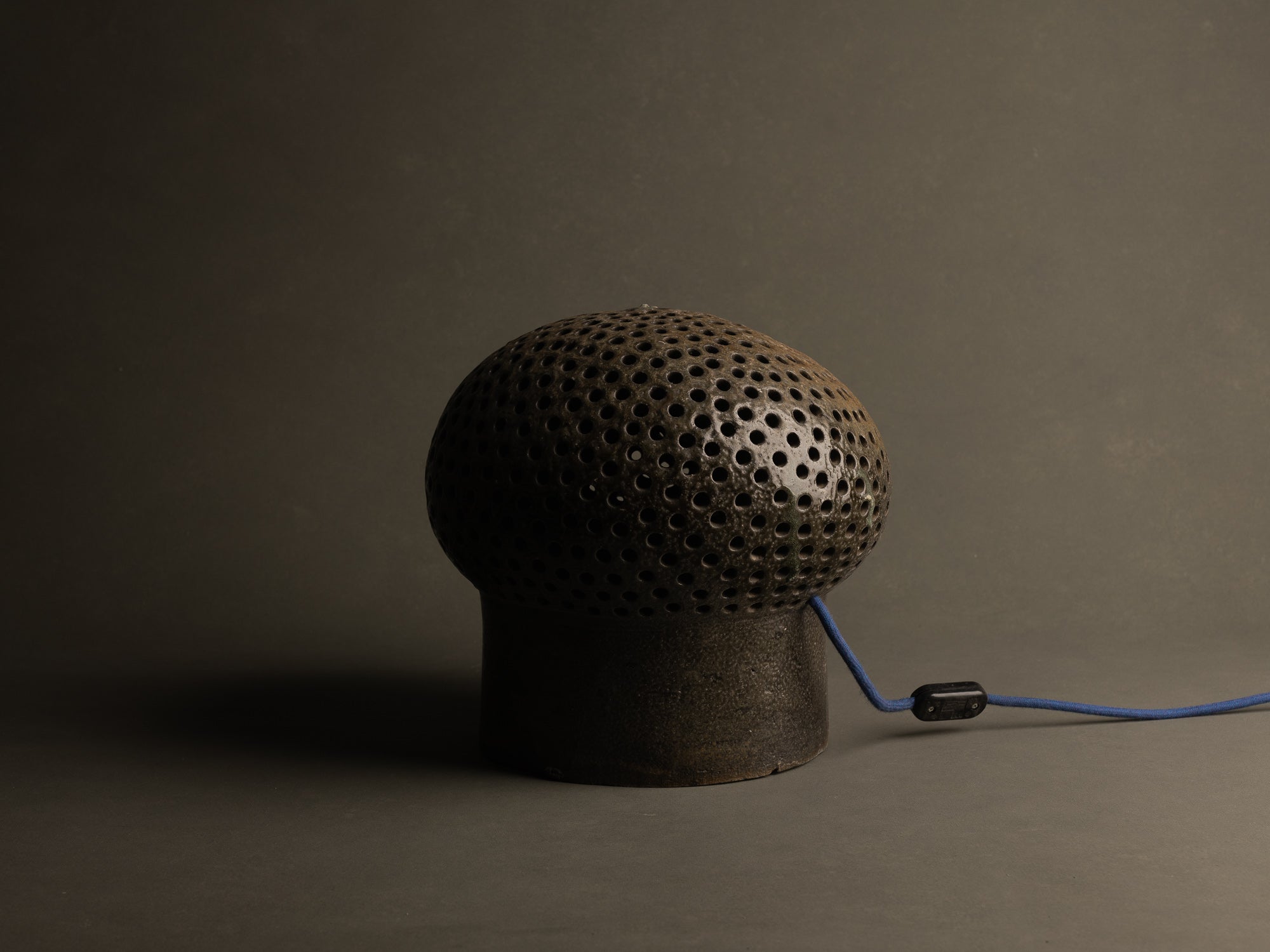 Mitate, paire de lampes sculpturales biomorphiques, France..Mitate, Pair of Biomorphic saltglazed stoneware sculptural Lamp, France