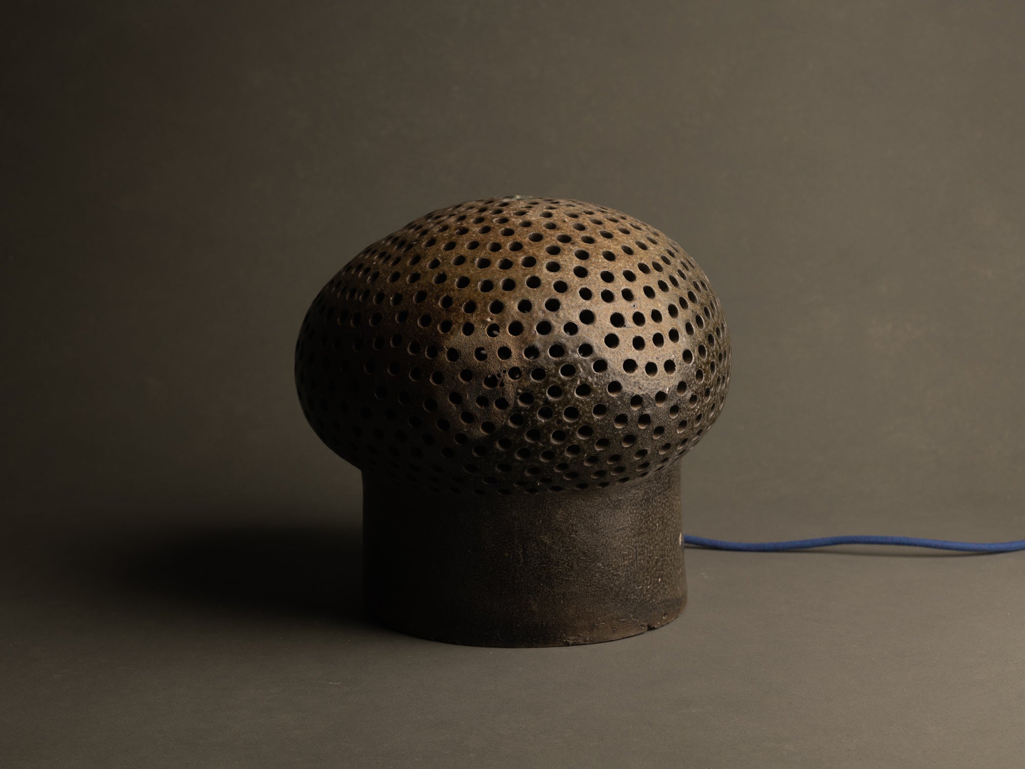 Mitate, paire de lampes sculpturales biomorphiques, France..Mitate, Pair of Biomorphic saltglazed stoneware sculptural Lamp, France