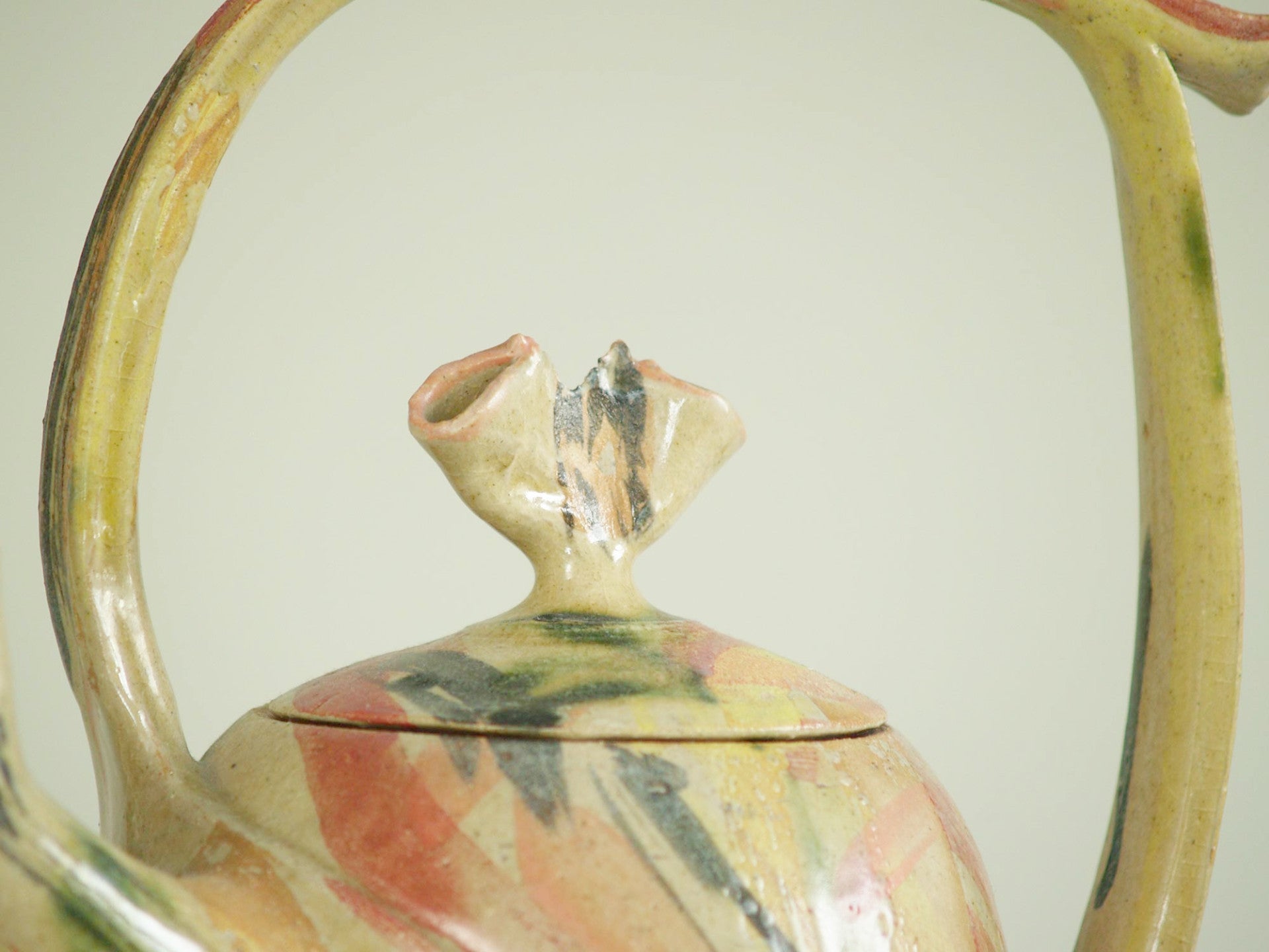 Théière sculpturale en grès, France (vers 1980)..Studio pottery Big Teapot, France (circa 1980)
