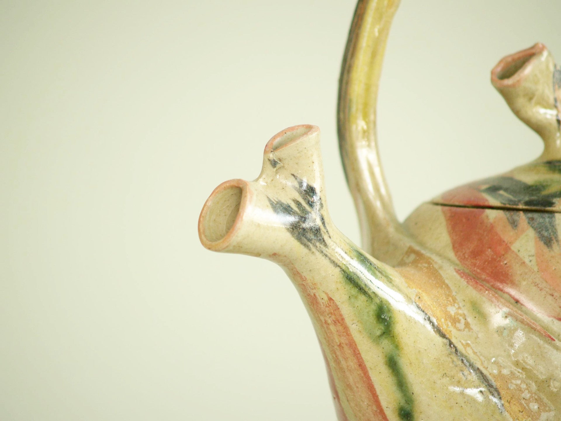 Théière sculpturale en grès, France (vers 1980)..Studio pottery Big Teapot, France (circa 1980)