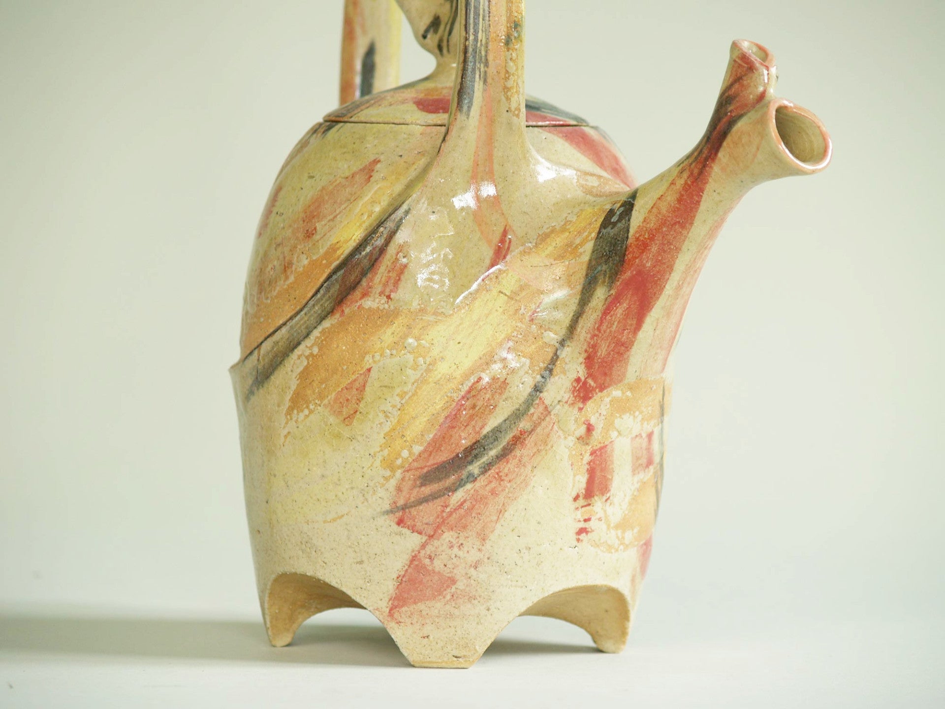 Théière sculpturale en grès, France (vers 1980)..Studio pottery Big Teapot, France (circa 1980)