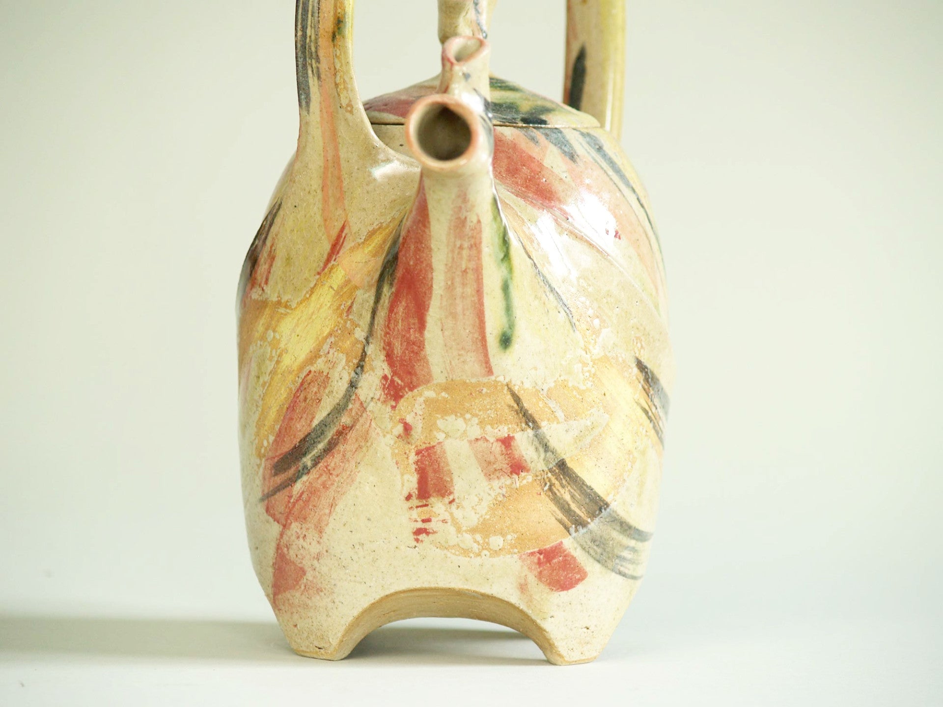 Théière sculpturale en grès, France (vers 1980)..Studio pottery Big Teapot, France (circa 1980)