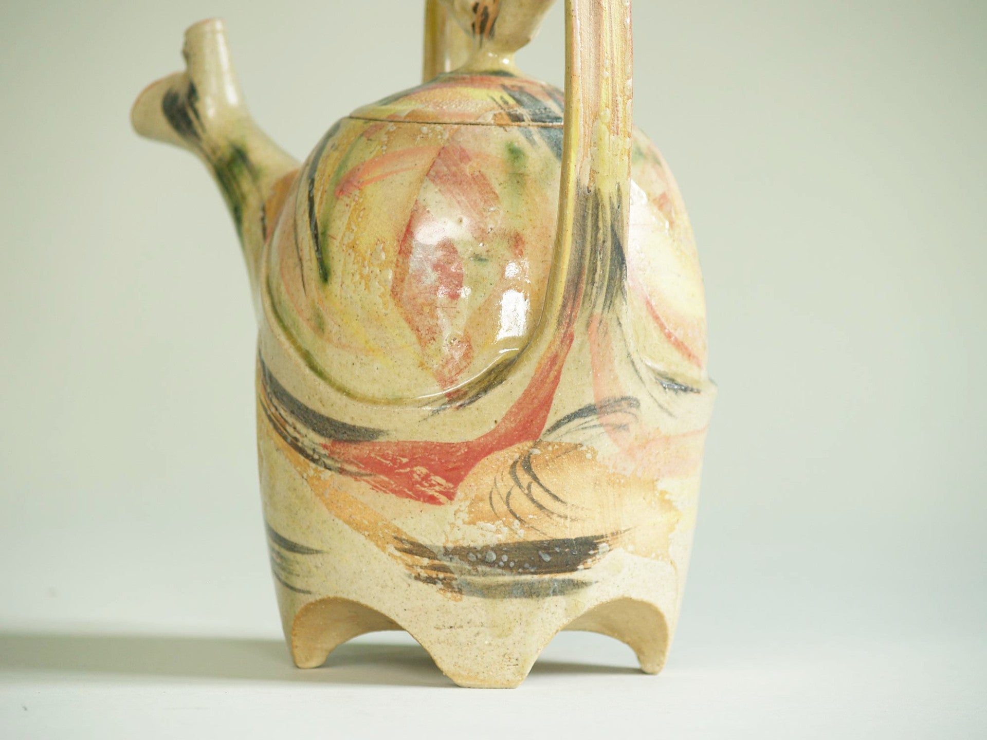 Théière sculpturale en grès, France (vers 1980)..Studio pottery Big Teapot, France (circa 1980)