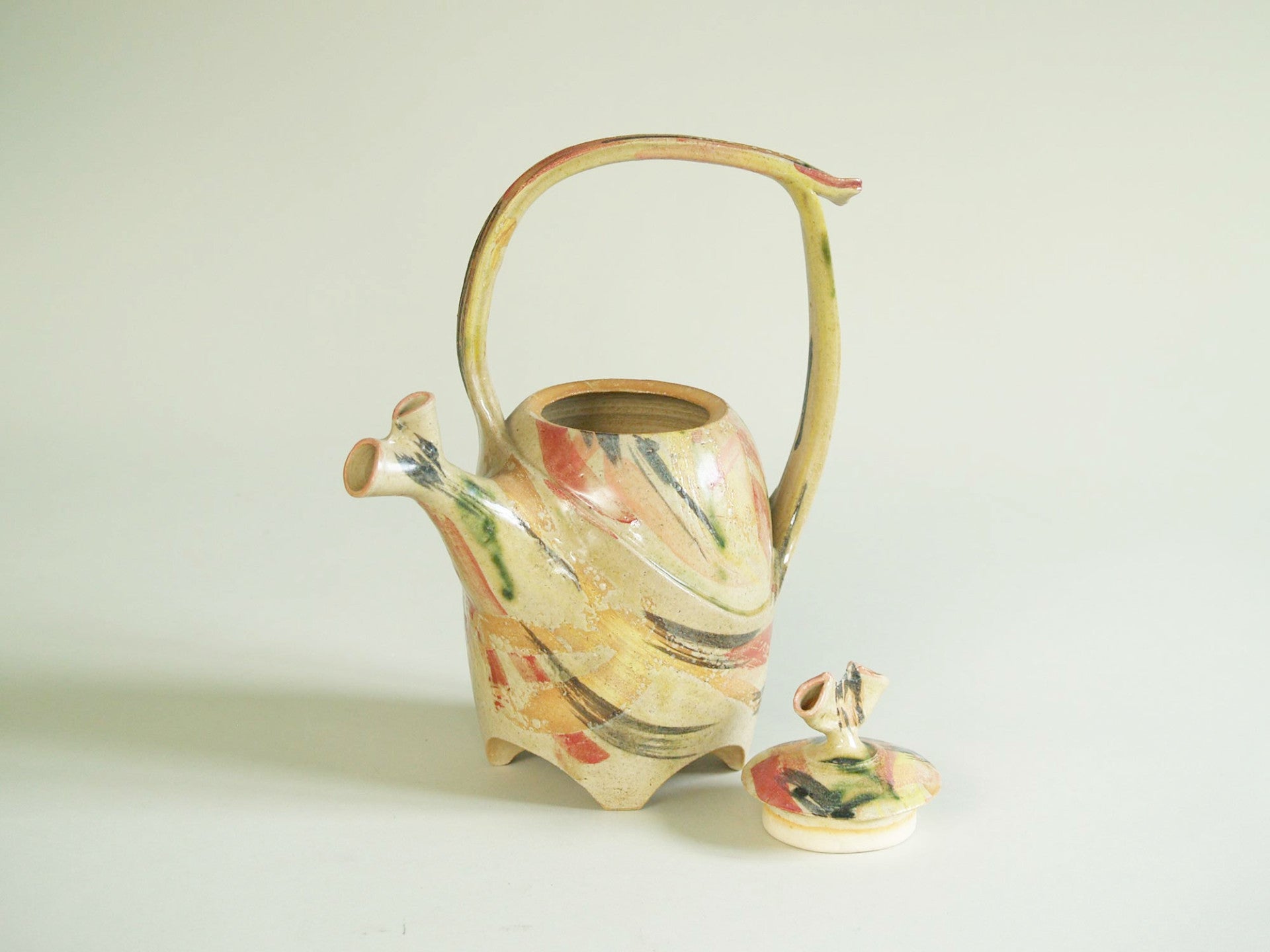Théière sculpturale en grès, France (vers 1980)..Studio pottery Big Teapot, France (circa 1980)