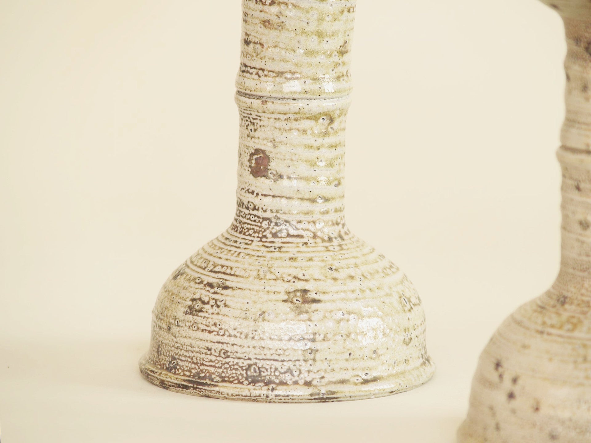 Sculpturale paire de torchères de Gustave Tiffoche, France (vers 1965)..Huge candle holders set by Gustave Tiffoche, France (circa 1965)