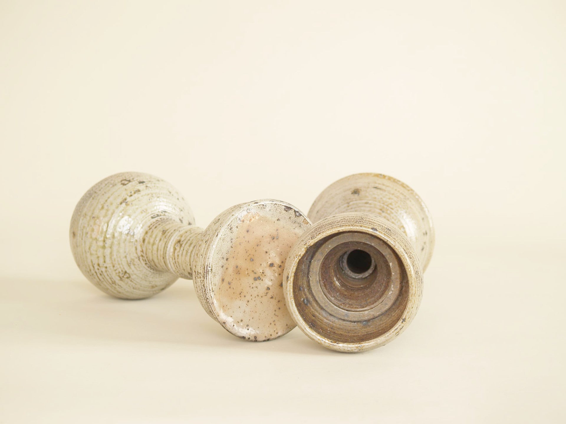 Sculpturale paire de torchères de Gustave Tiffoche, France (vers 1965)..Huge candle holders set by Gustave Tiffoche, France (circa 1965)