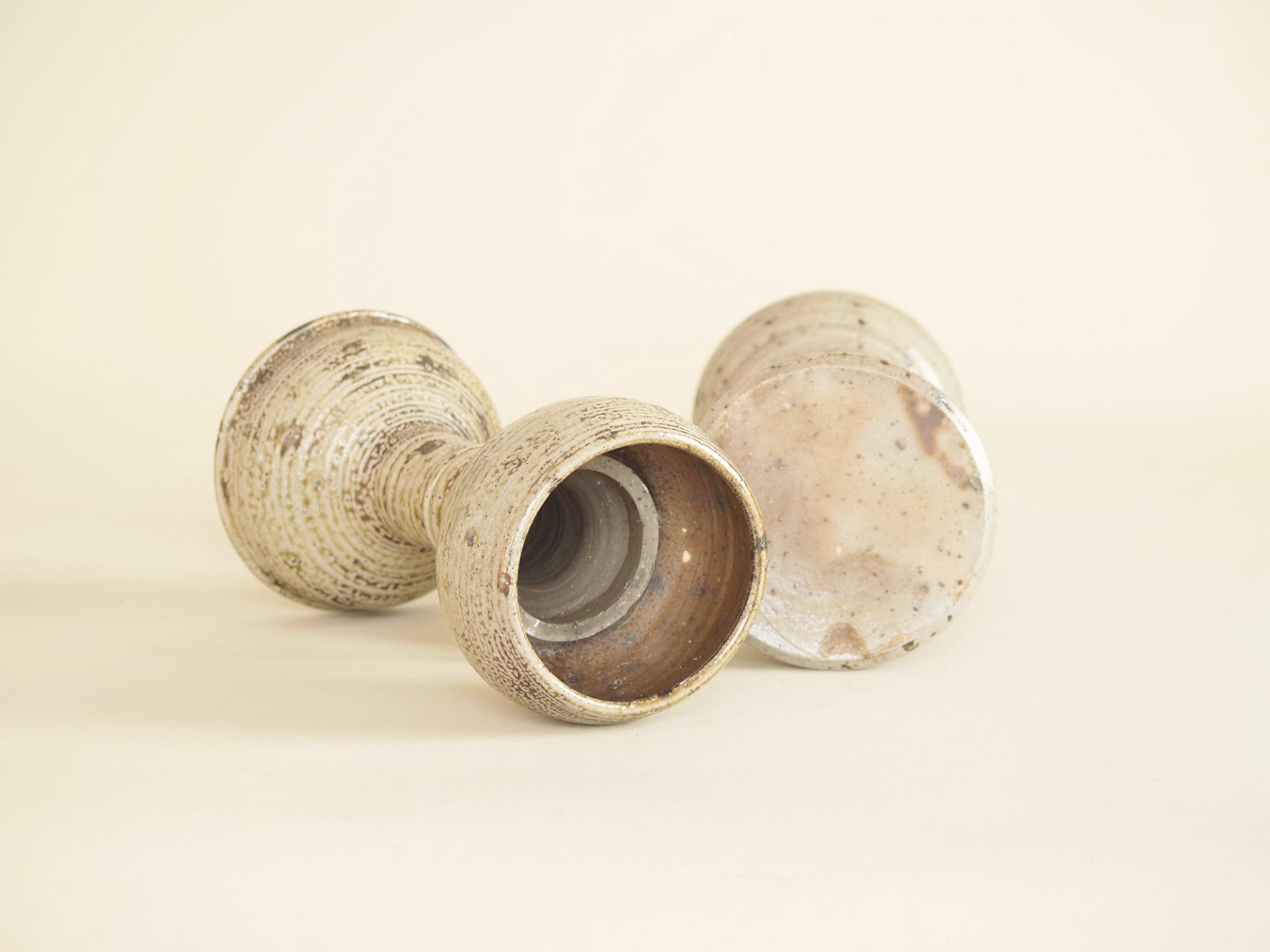 Sculpturale paire de torchères de Gustave Tiffoche, France (vers 1965)..Huge candle holders set by Gustave Tiffoche, France (circa 1965)