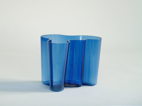 Vase Savoy d'Alvar Aalto pour Iittala, Finlande..Savoy vase by Alvar Aalto for Iittala, Finland
