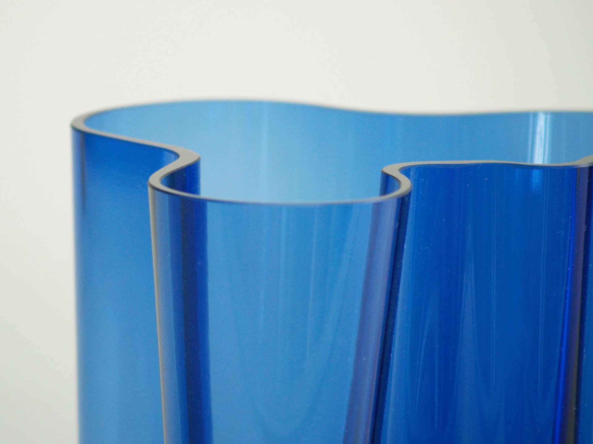 Vase Savoy d'Alvar Aalto pour Iittala, Finlande..Savoy vase by Alvar Aalto for Iittala, Finland