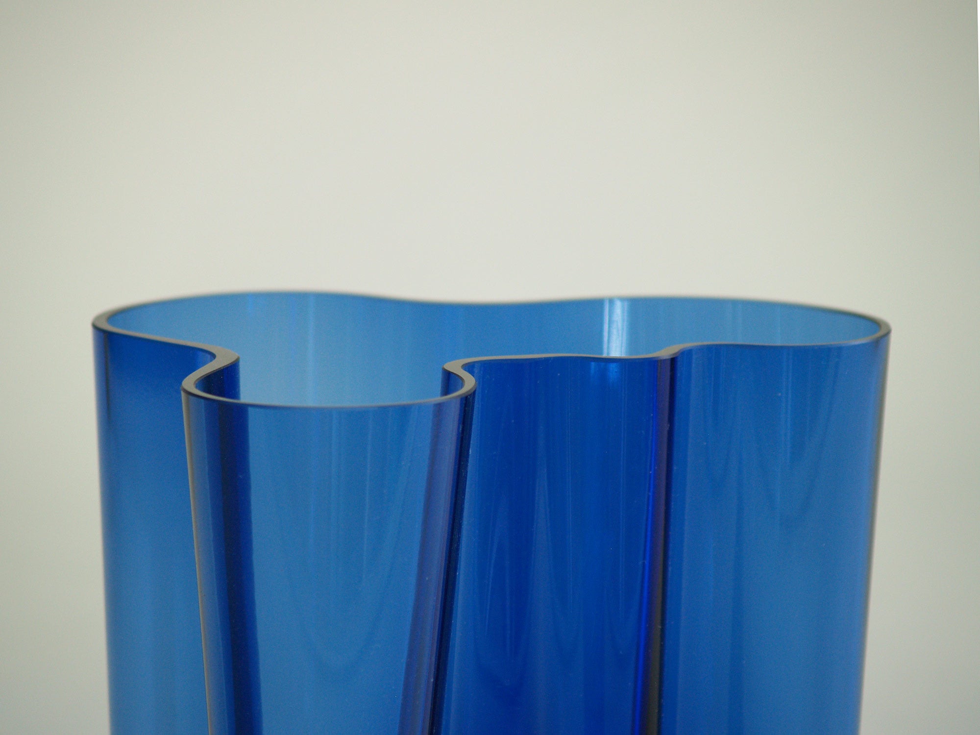 Vase Savoy d'Alvar Aalto pour Iittala, Finlande..Savoy vase by Alvar Aalto for Iittala, Finland