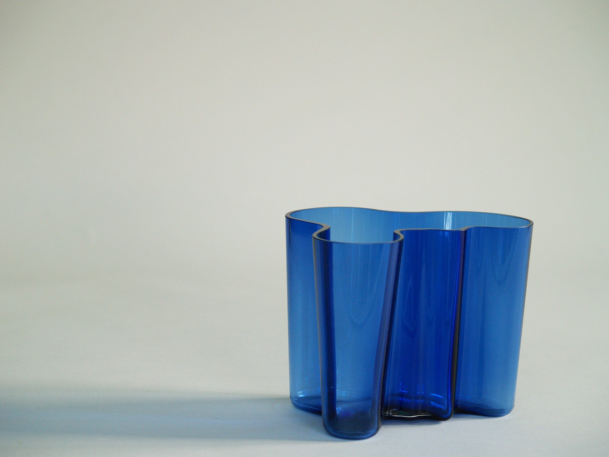 Vase Savoy d'Alvar Aalto pour Iittala, Finlande..Savoy vase by Alvar Aalto for Iittala, Finland