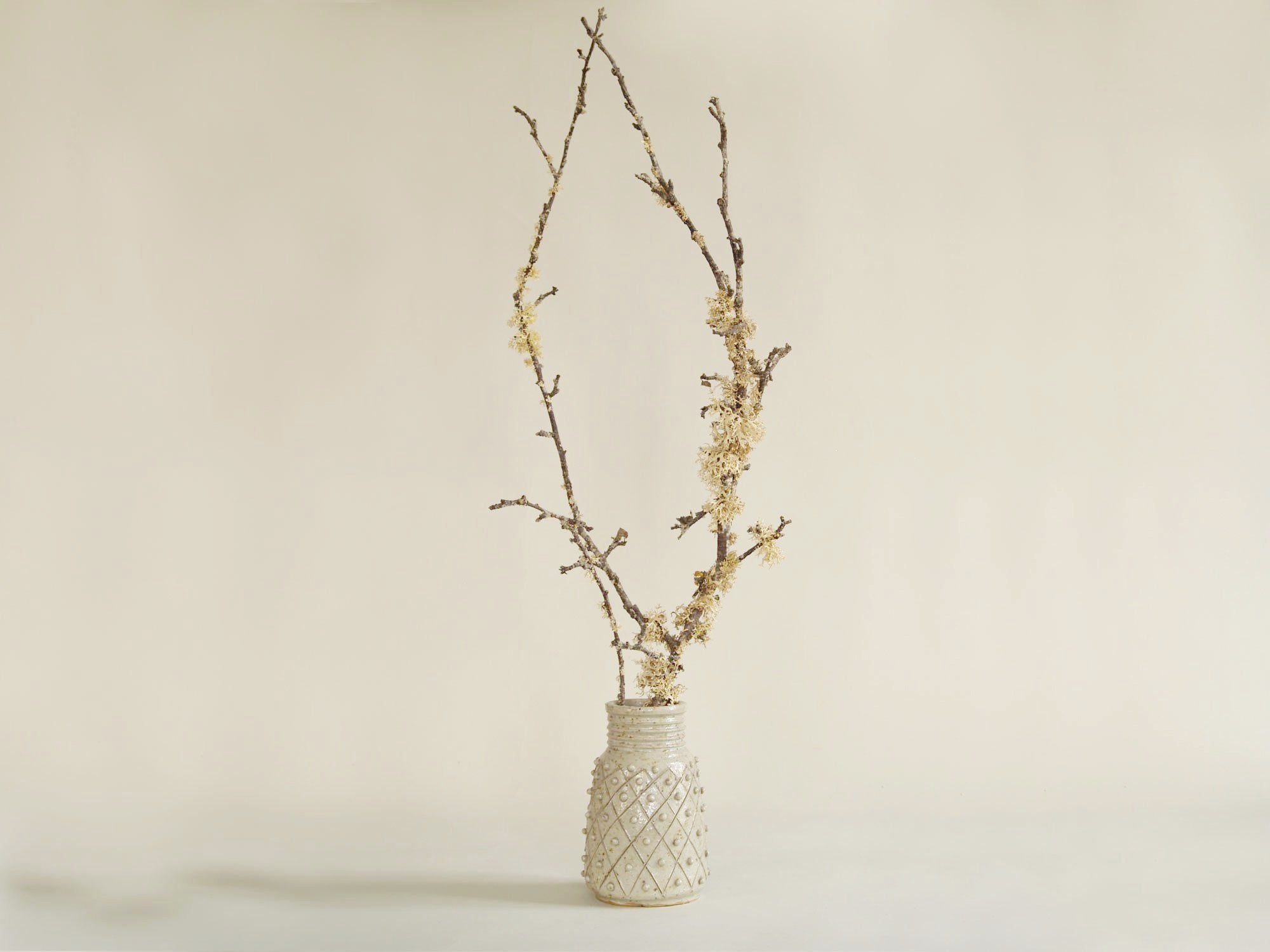 Vase d'André Rozay à La Borne, France (1945)..Brutalist La Borne stoneware vase by André Rozay, France (ca. 1945)