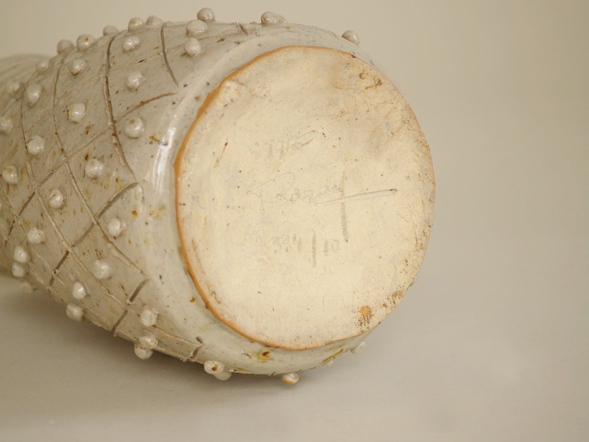 Vase d'André Rozay à La Borne, France (1945)..Brutalist La Borne stoneware vase by André Rozay, France (ca. 1945)