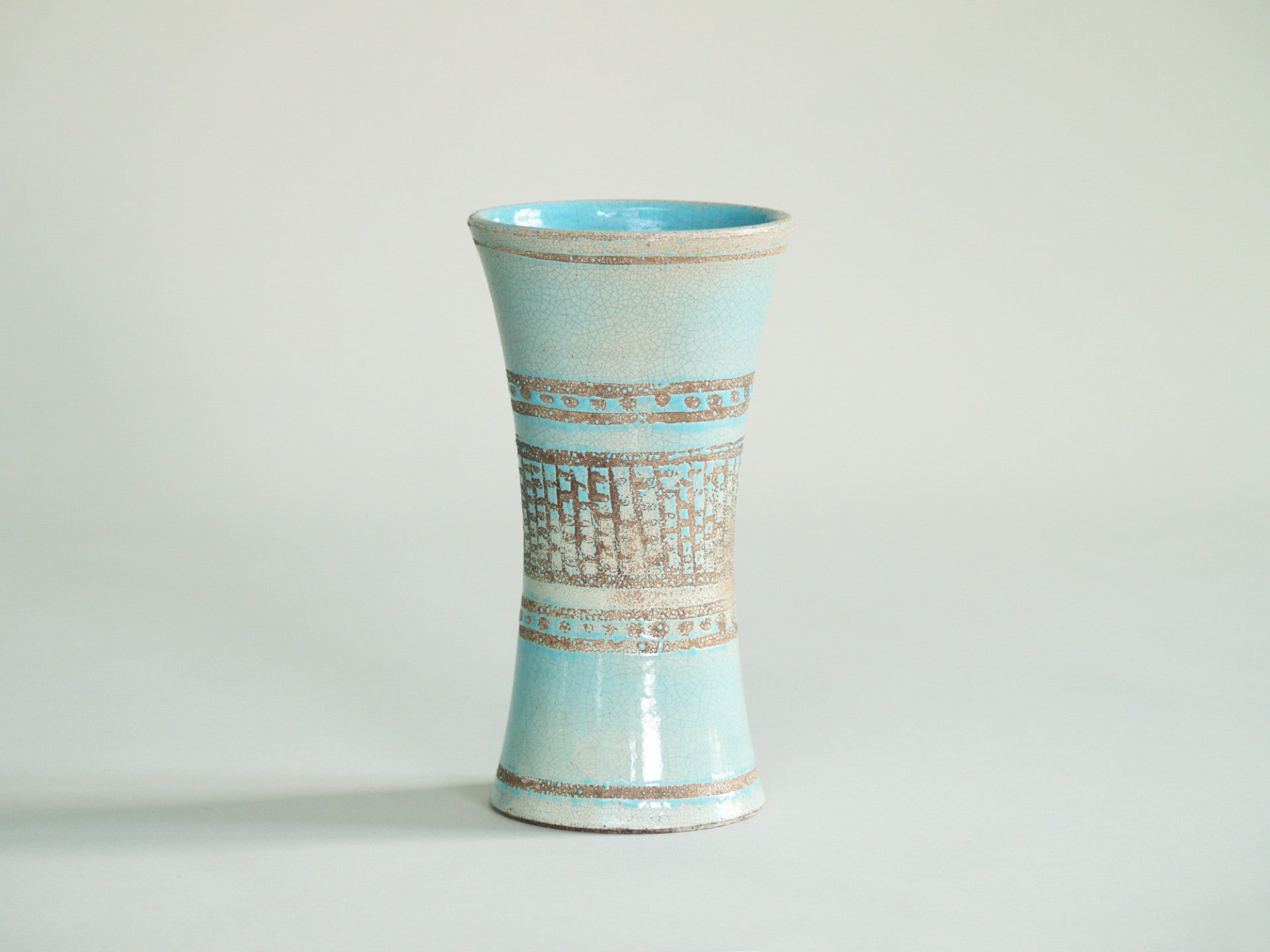 Vase de Jean Besnard, France (vers 1929)..Vase by Jean Besnard, France (circa 1929)
