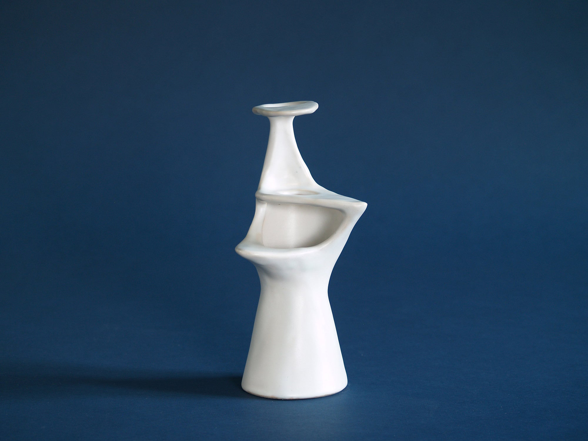 Sculpture‑Vase dans le style de Michel Lucotte, France (Années 1950)..Sculpture‑vase in the style of Michel Lucotte, France (1950)