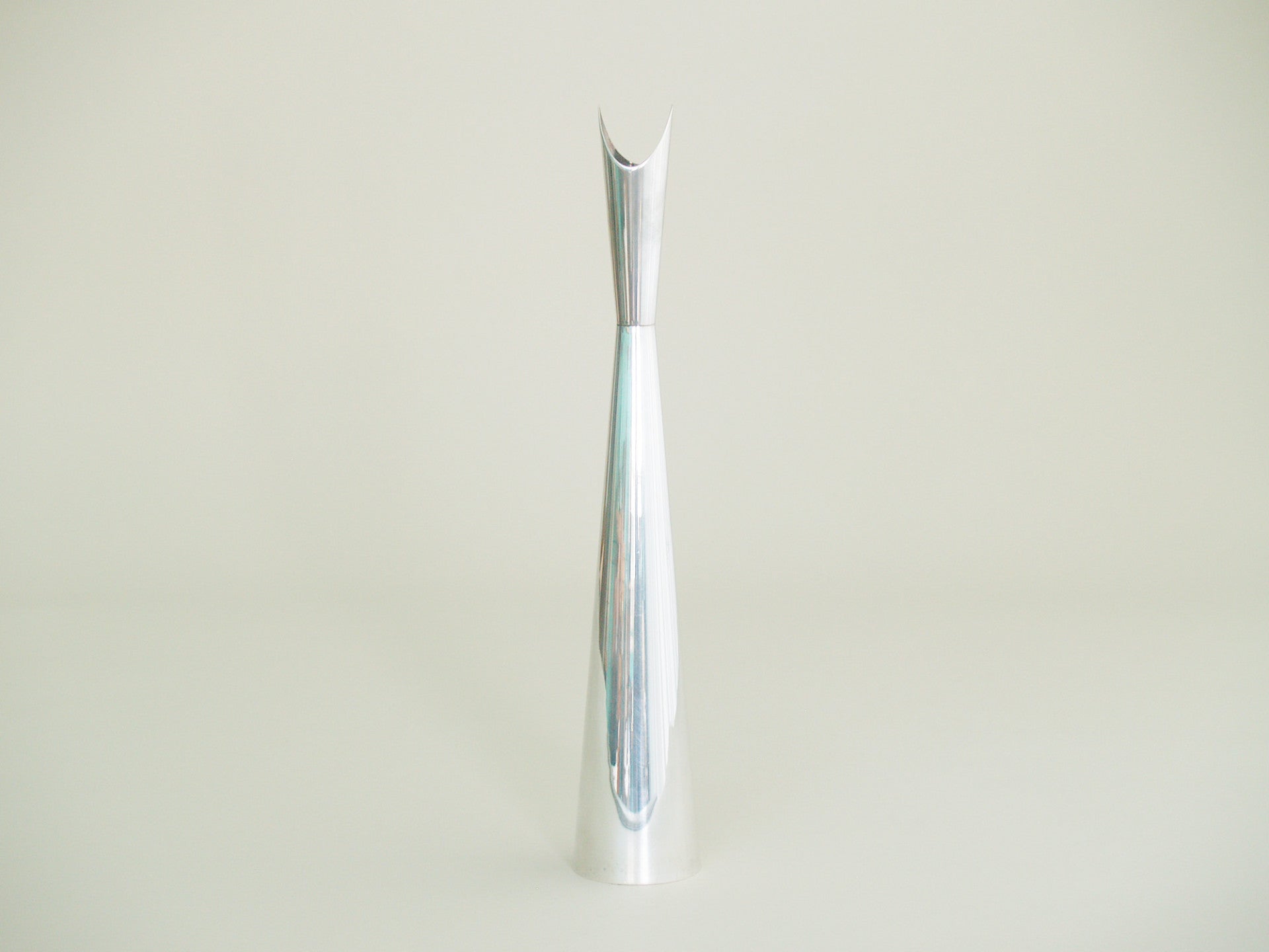 Vase Cardinale de Lino Sabattini pour Gallia & Christofle, France (vers 1957)..“Cardinale“ Vase by Lino Sabattini for Gallia & Christofle, France (circa 1957)