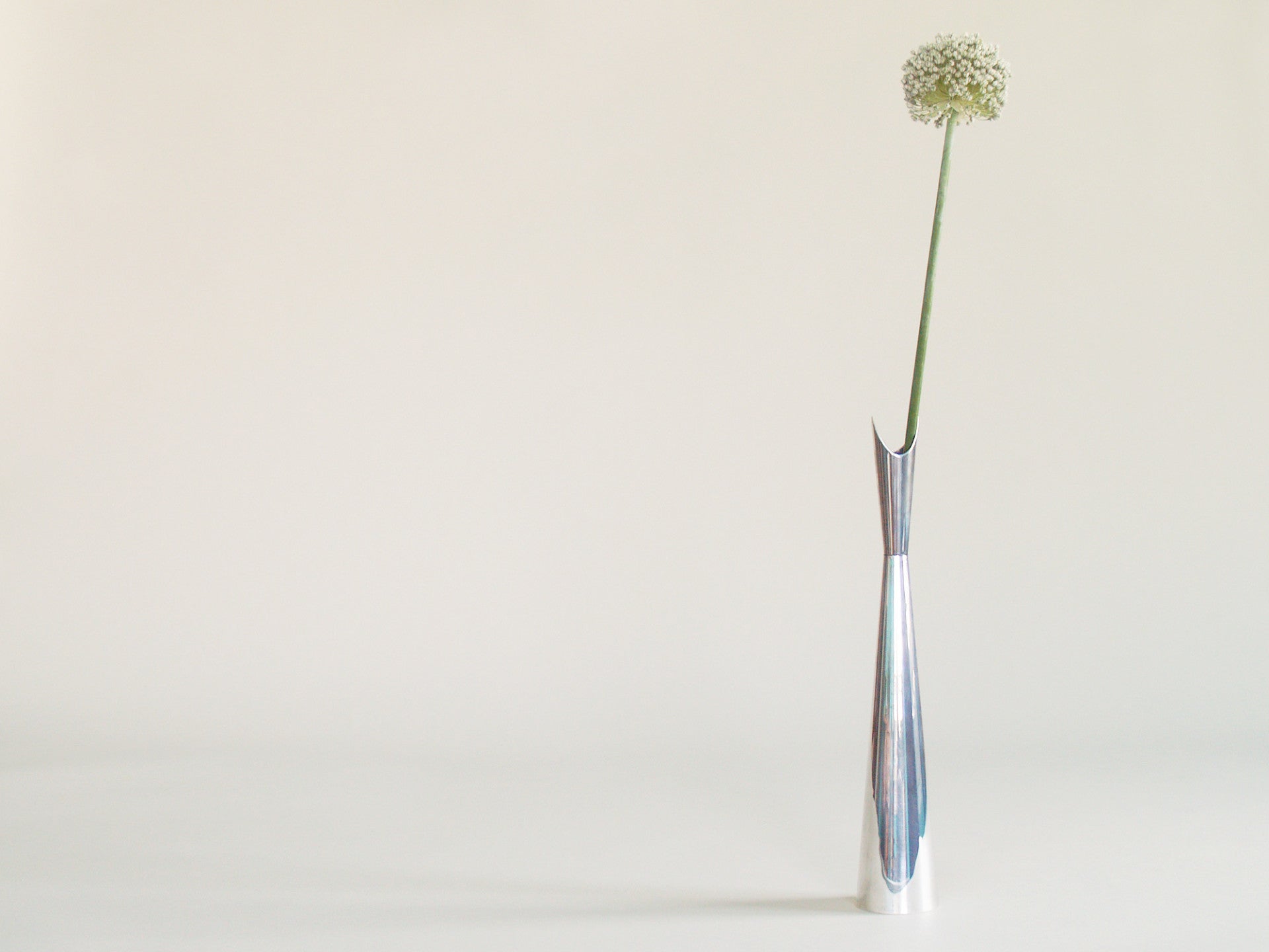 Vase Cardinale de Lino Sabattini pour Gallia & Christofle, France (vers 1957)..“Cardinale“ Vase by Lino Sabattini for Gallia & Christofle, France (circa 1957)