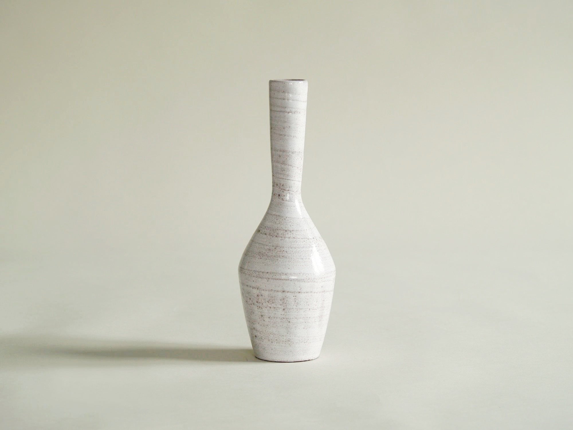 Vase bouteille par Grandjean‑Jourdan à Vallauris, France (vers 1958)..Vallauris vase by Grandjean Jourdan, France (ca. 1958)