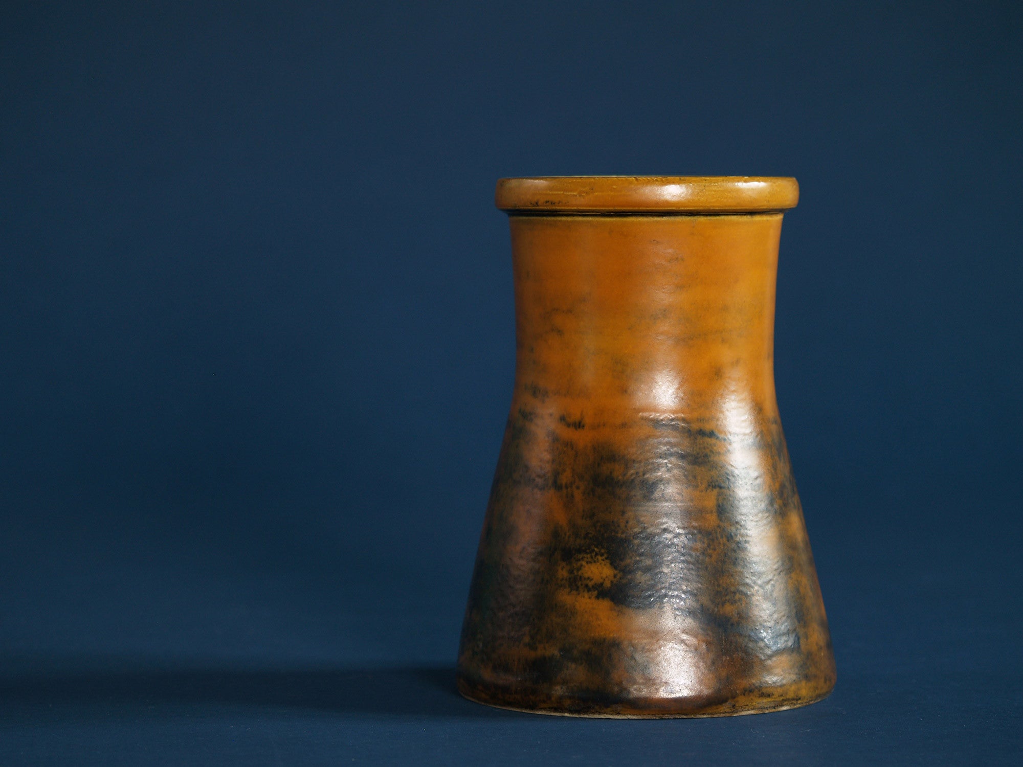 Vase de Jacques Blin, France (vers 1980)..Vase by Jacques Blin, France (circa 1980)
