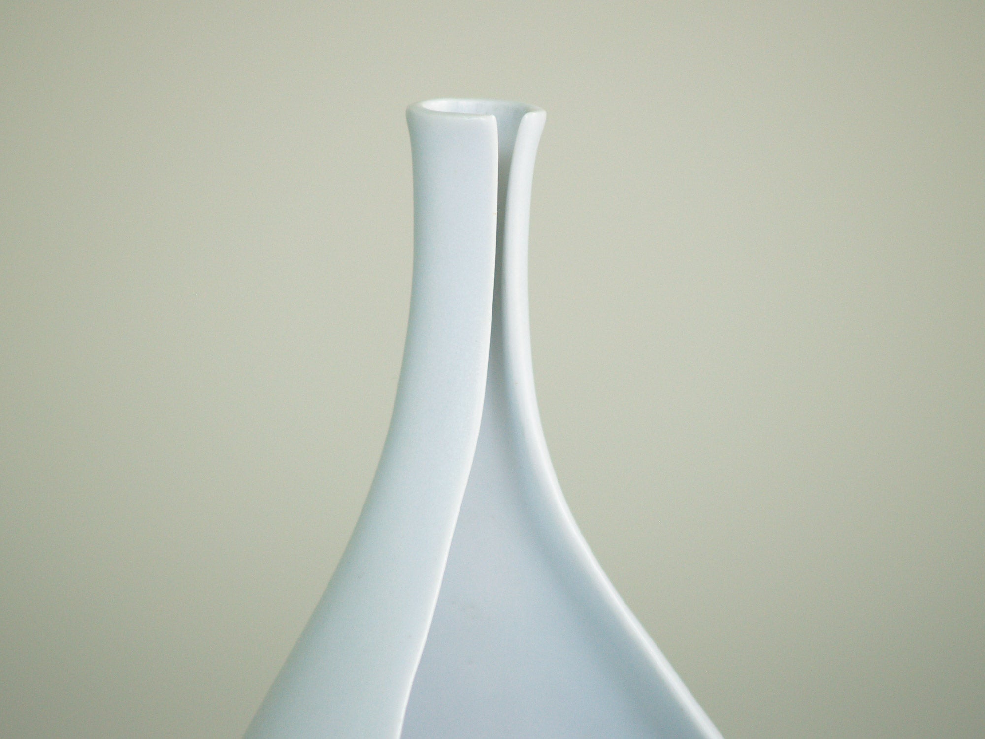 Vase Pungo de Stig Lindberg pour Gustavsberg, Suède (vers 1955)..Pungo Vase by Stig Lindberg for Gustavsberg, Sweden (circa 1955)