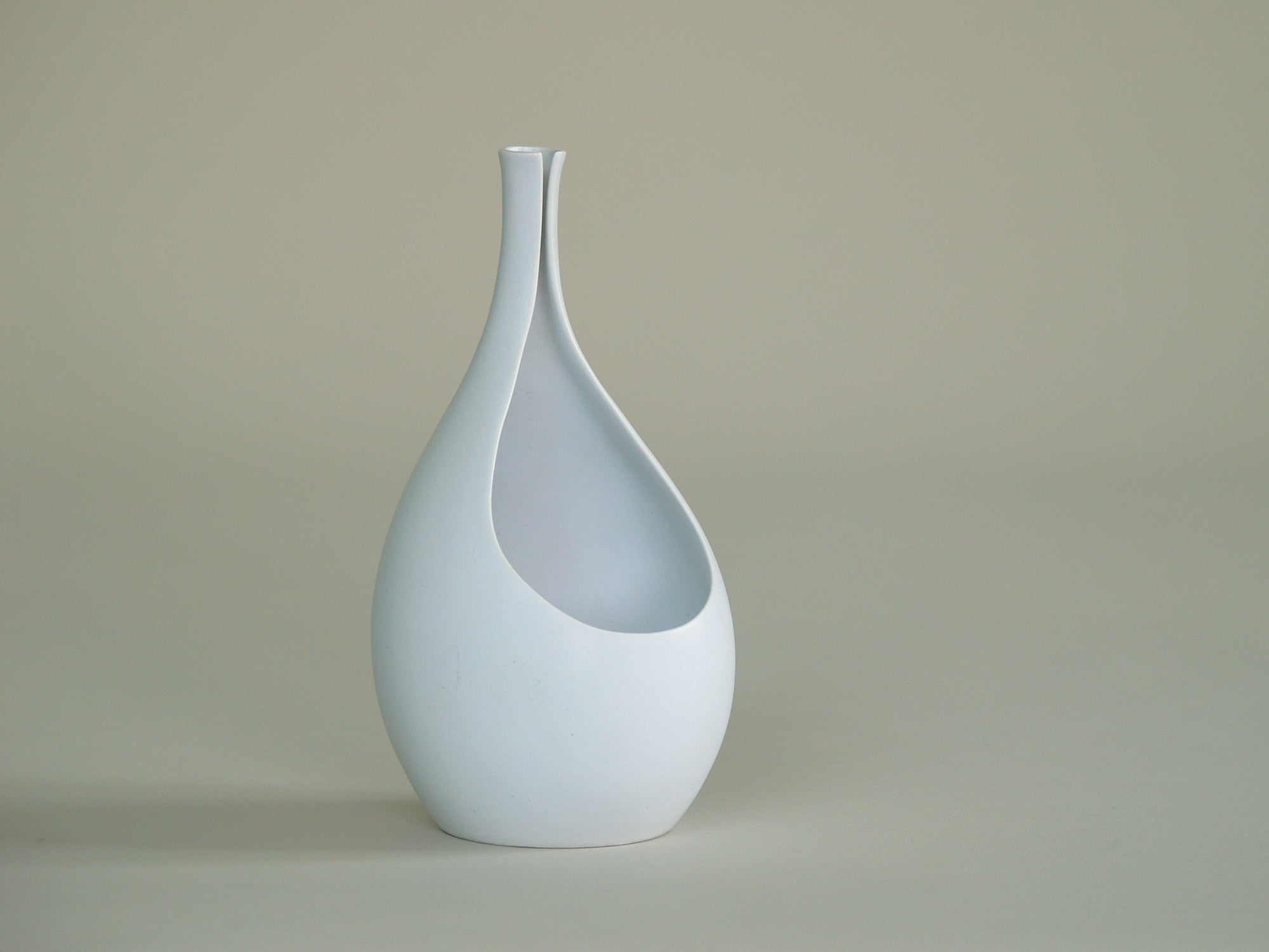 Vase Pungo de Stig Lindberg pour Gustavsberg, Suède (vers 1955)..Pungo Vase by Stig Lindberg for Gustavsberg, Sweden (circa 1955)