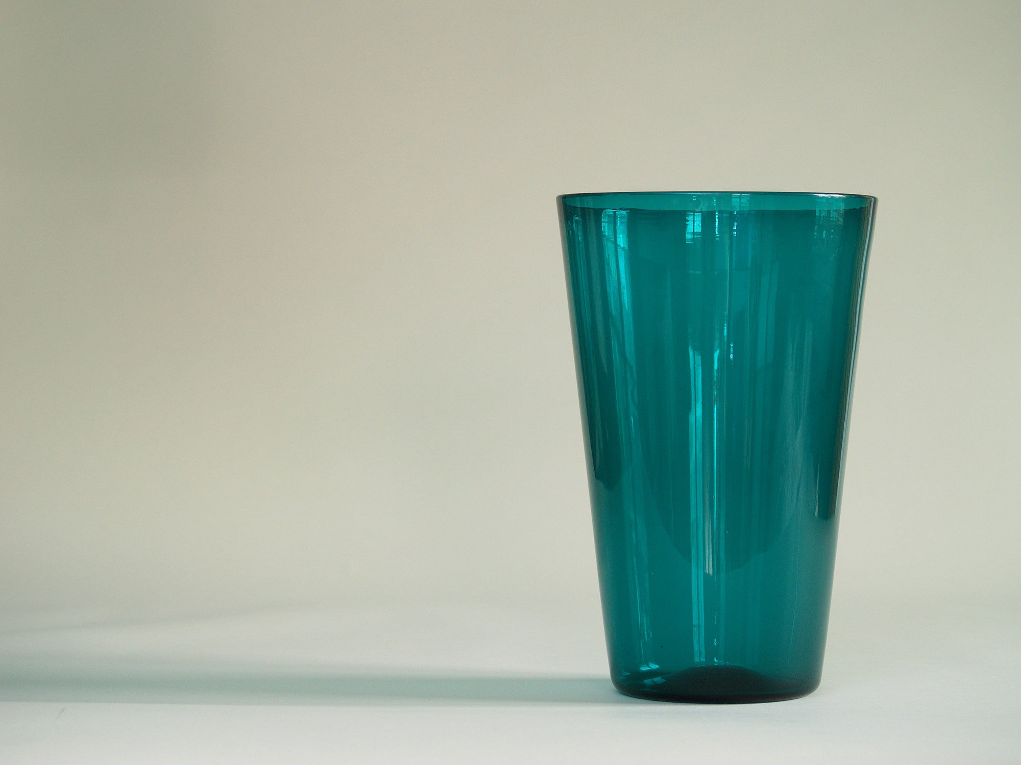 Vase monumental de Carlo Scarpa pour Venini, Italie (vers 1950)..Monumental vase for Venini by Carlo Scarpa, Italy (circa 1950)