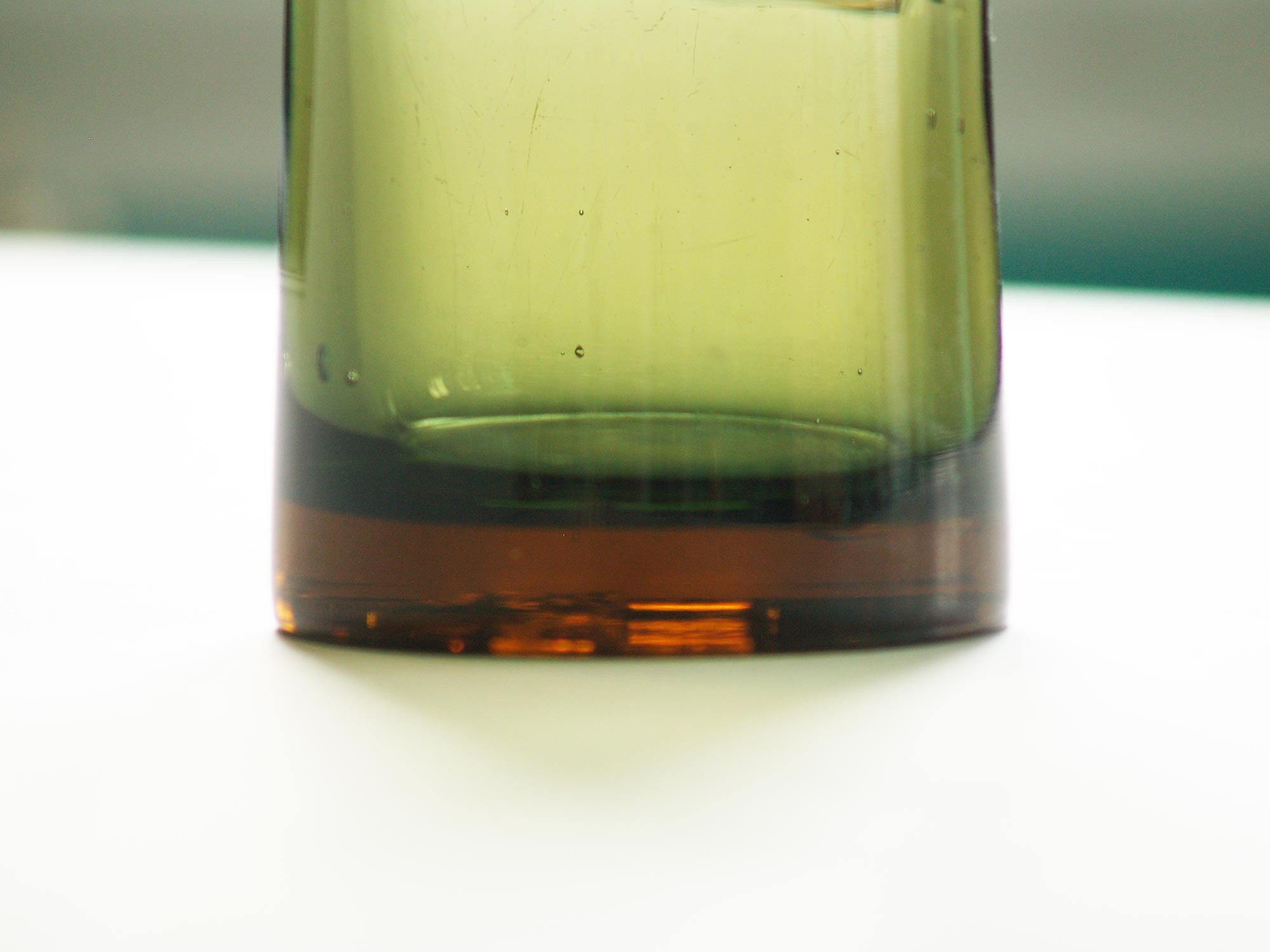 Bouteille Tropico de Göran Wärff pour Pukeberg, Suède (vers 1962)..Tropico bottle by Göran Wärff for Pukeberg, Sweden (circa 1962)