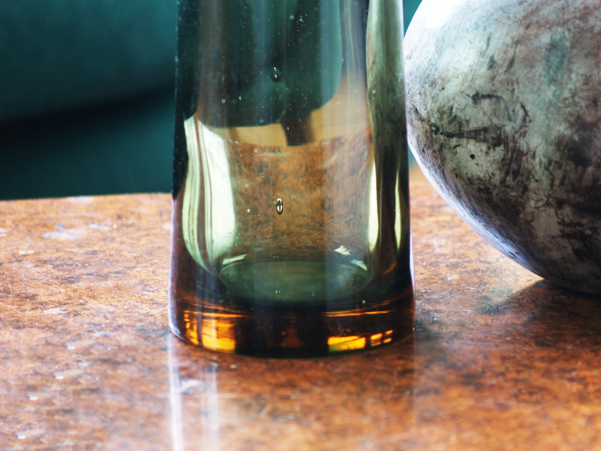 Bouteille Tropico de Göran Wärff pour Pukeberg, Suède (vers 1962)..Tropico bottle by Göran Wärff for Pukeberg, Sweden (circa 1962)