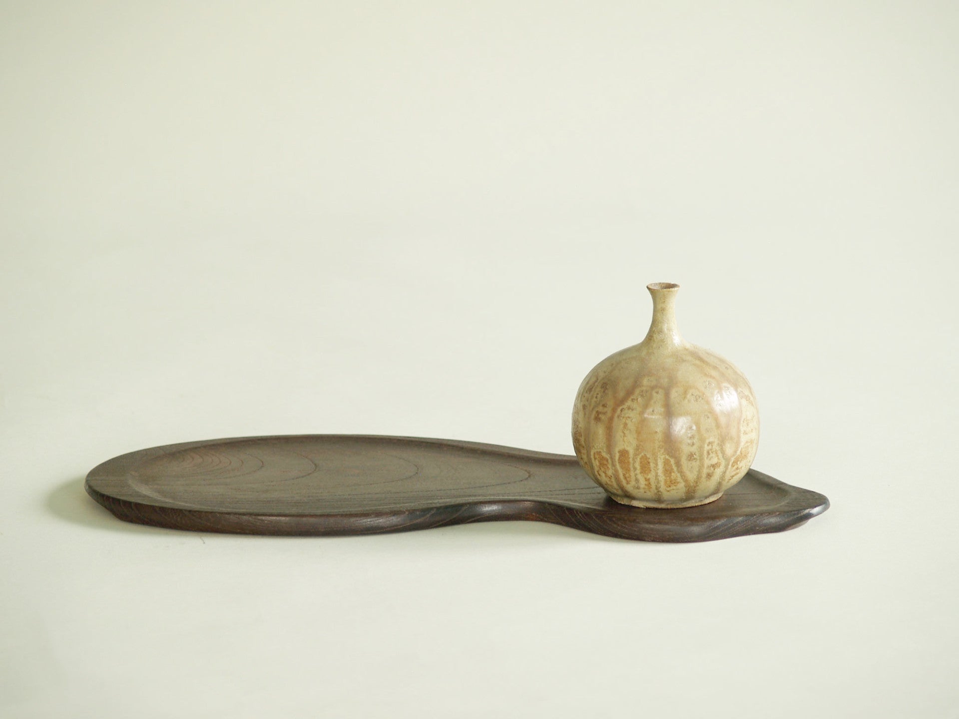 Coupe / plateau à thé Sencha en kuwa, Japon (vers 1960)..Unique Mingei Kuwa Sencha tray, Japan (circa 1960)