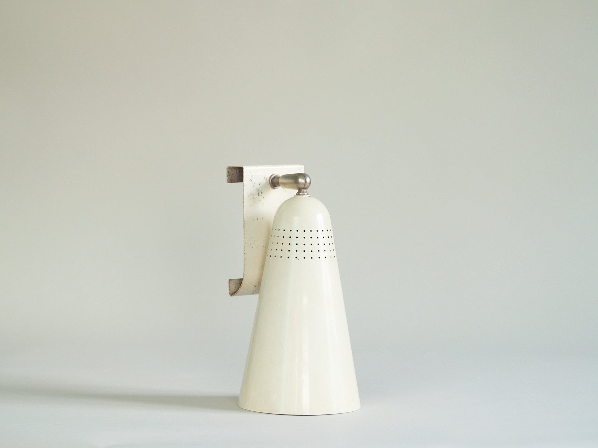 Applique murale rationaliste, Allemagne (vers 1950)..Rationalist wall light, Germany (circa 1950)