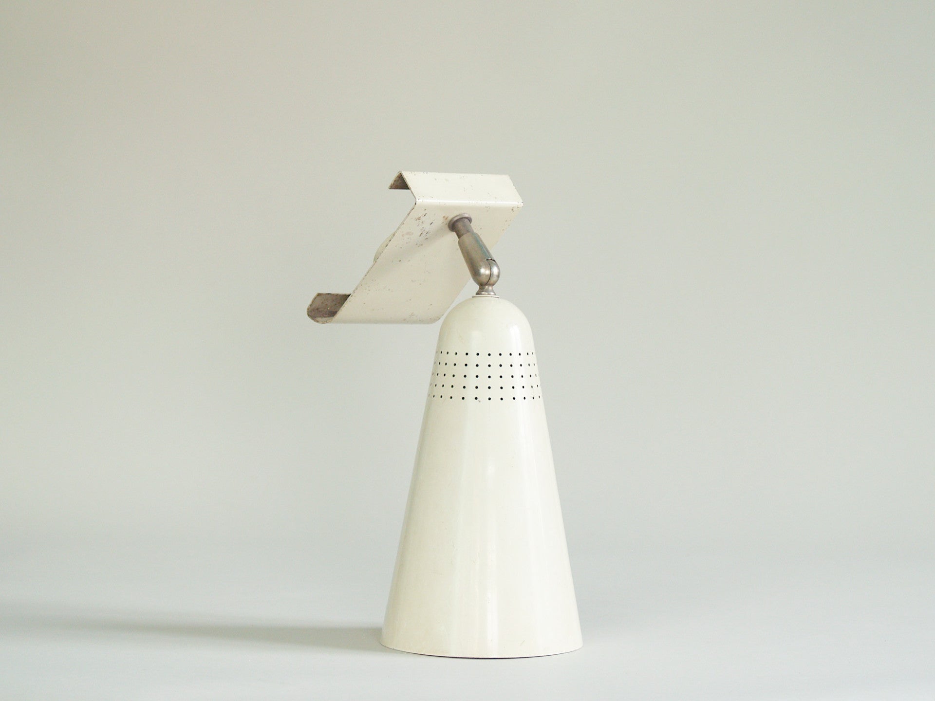 Applique murale rationaliste, Allemagne (vers 1950)..Rationalist wall light, Germany (circa 1950)