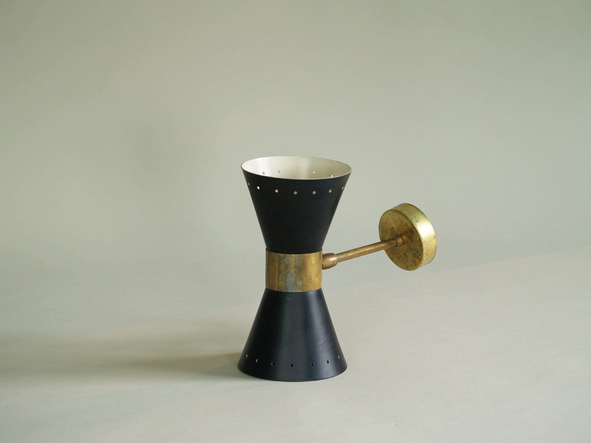 Applique moderniste modernariato, Italie (style 1950) / (5 unités disponibles)..Modernist modernariato wall light, Italy (1950 style) / (5 units available)