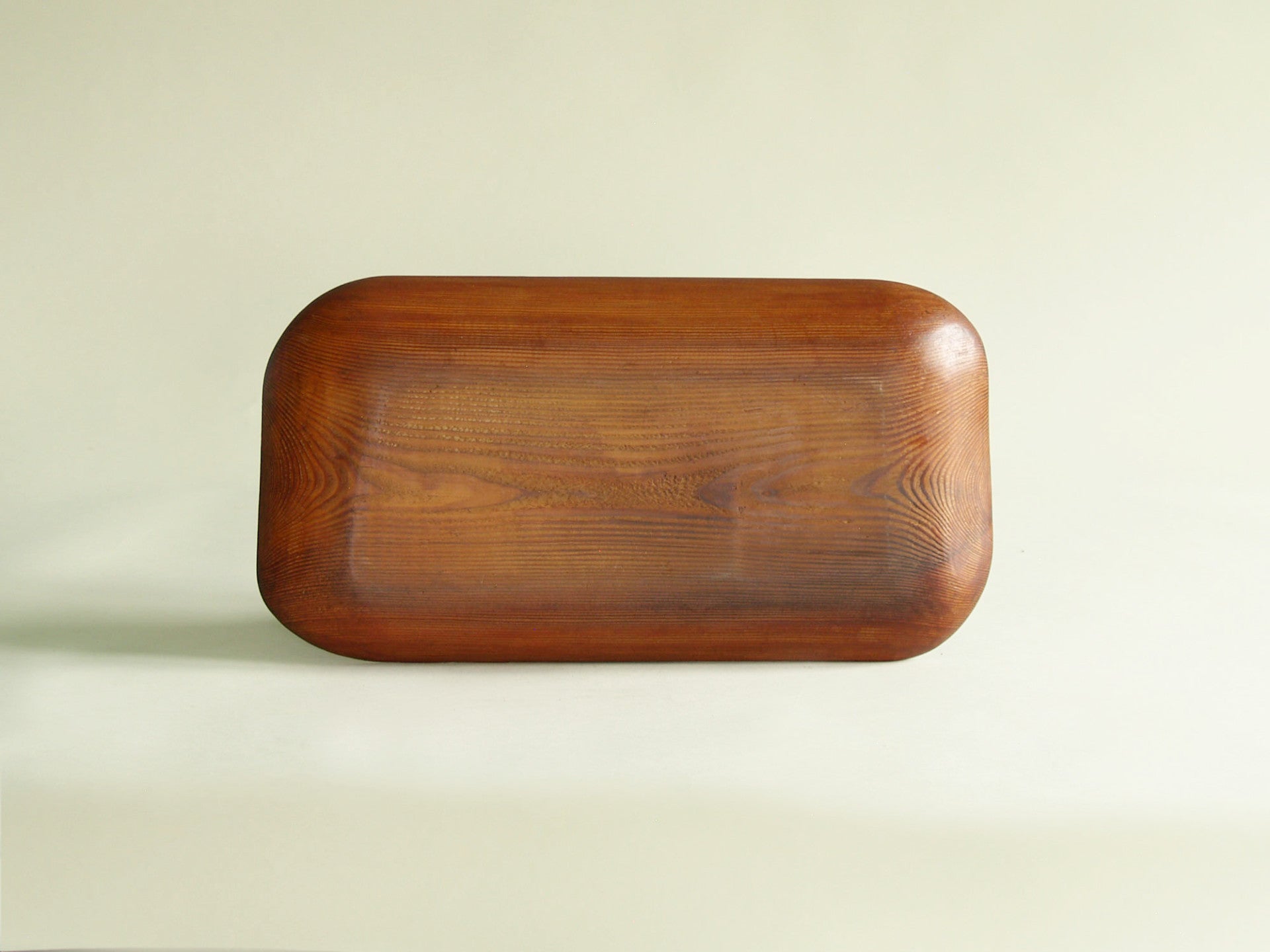 Coupe / Plateau monoxyle, France (vers 1955)..Rectangular carved tray, France (circa 1955)