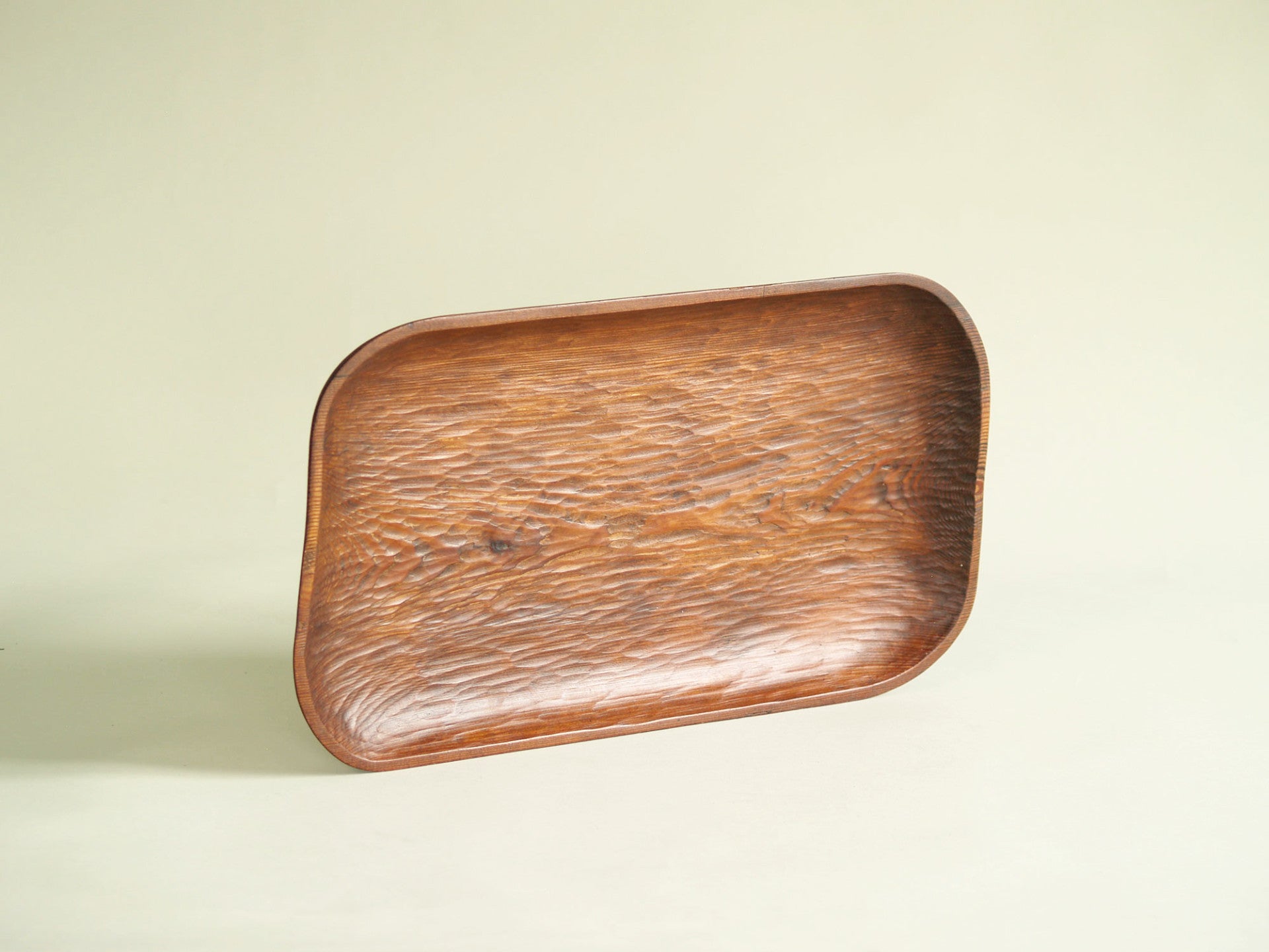 Coupe / Plateau monoxyle, France (vers 1955)..Rectangular carved tray, France (circa 1955)