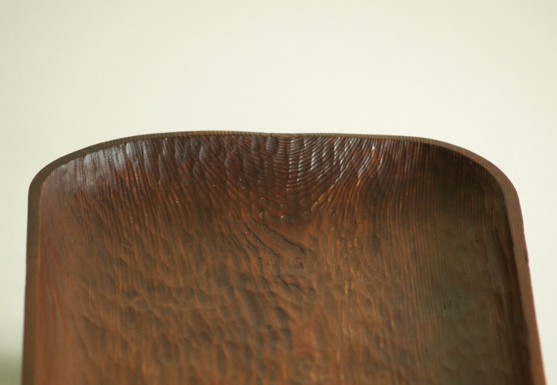 Coupe / Plateau monoxyle, France (vers 1955)..Rectangular carved tray, France (circa 1955)