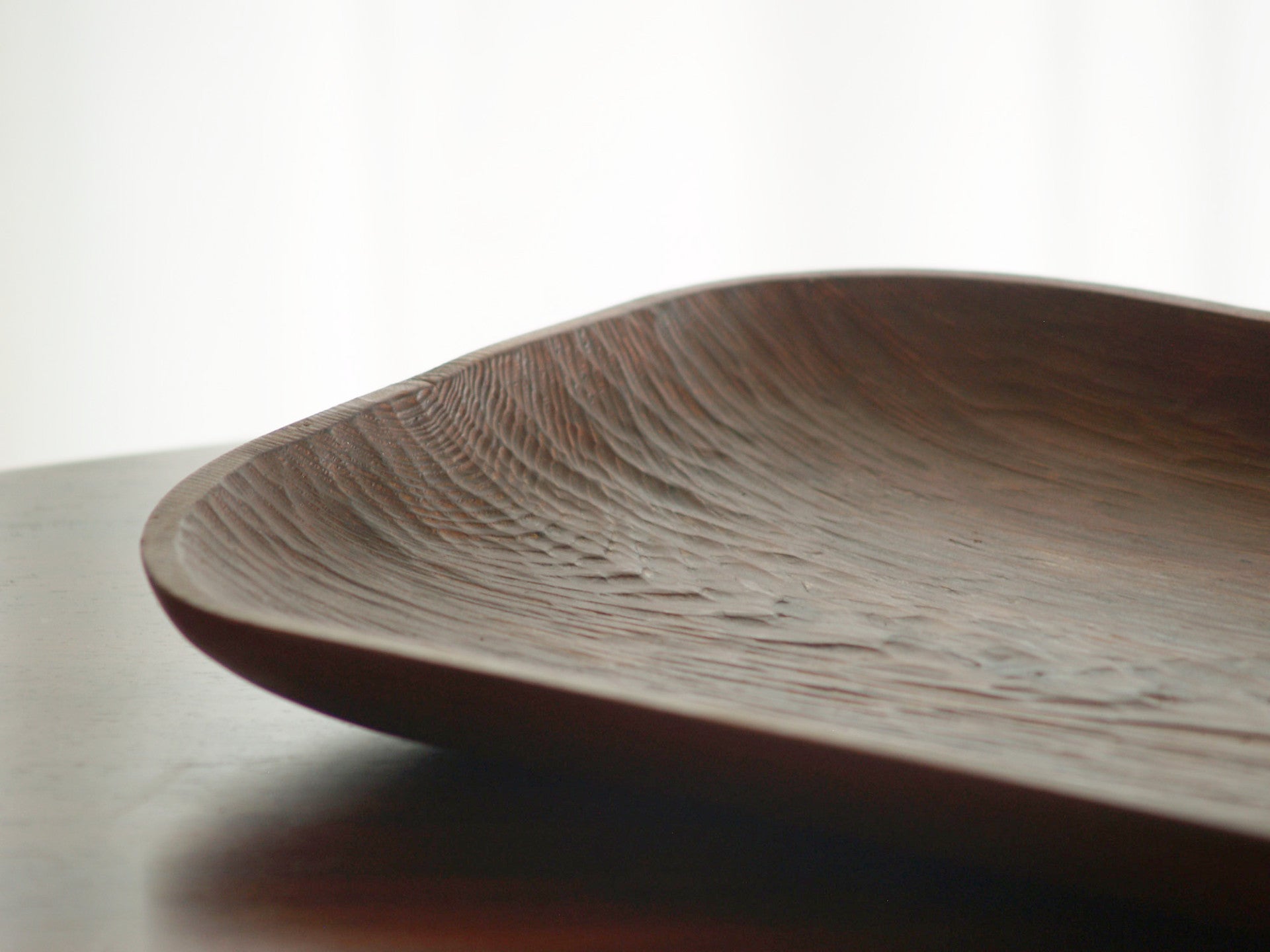 Coupe / Plateau monoxyle, France (vers 1955)..Rectangular carved tray, France (circa 1955)
