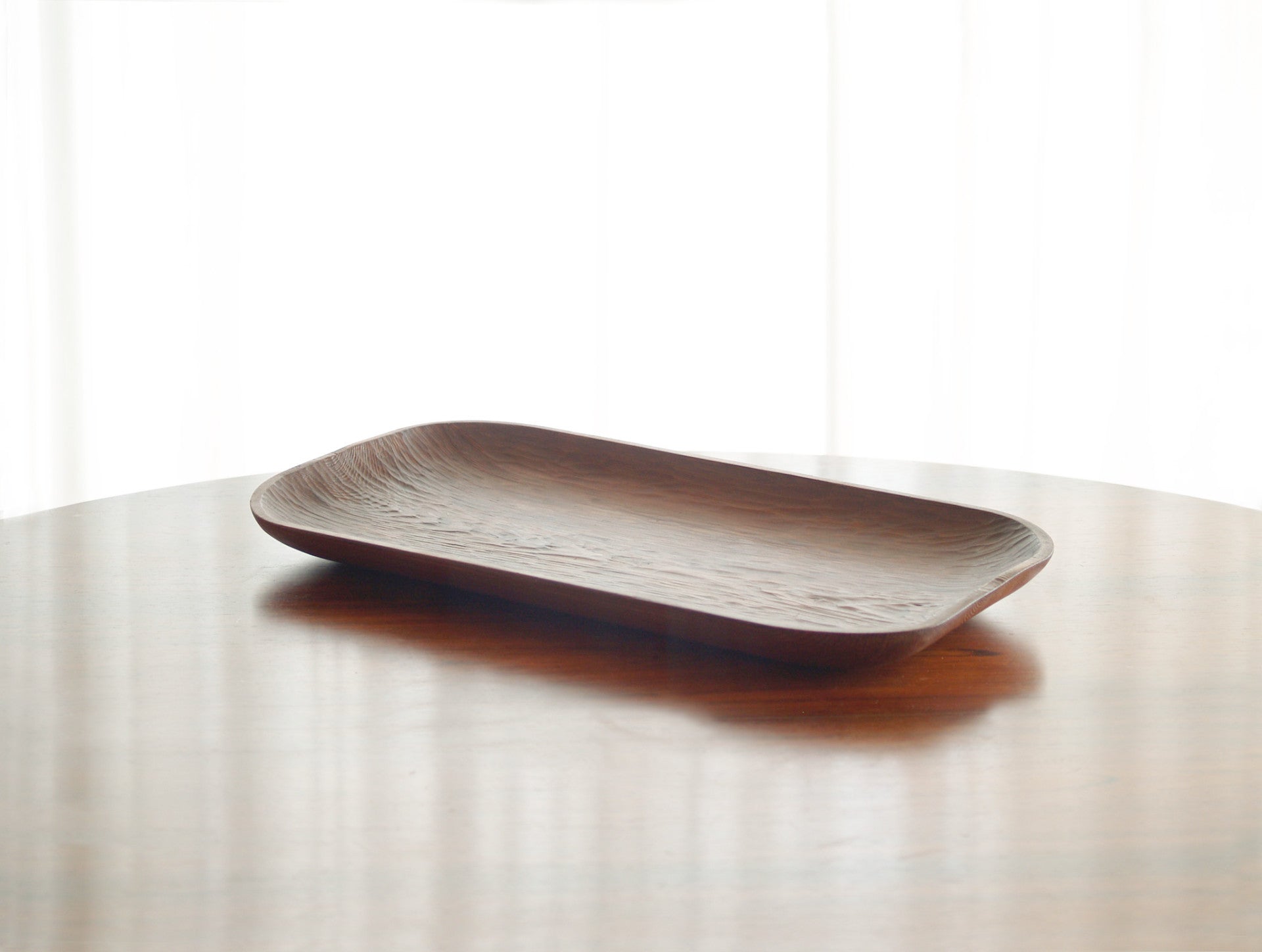 Coupe / Plateau monoxyle, France (vers 1955)..Rectangular carved tray, France (circa 1955)